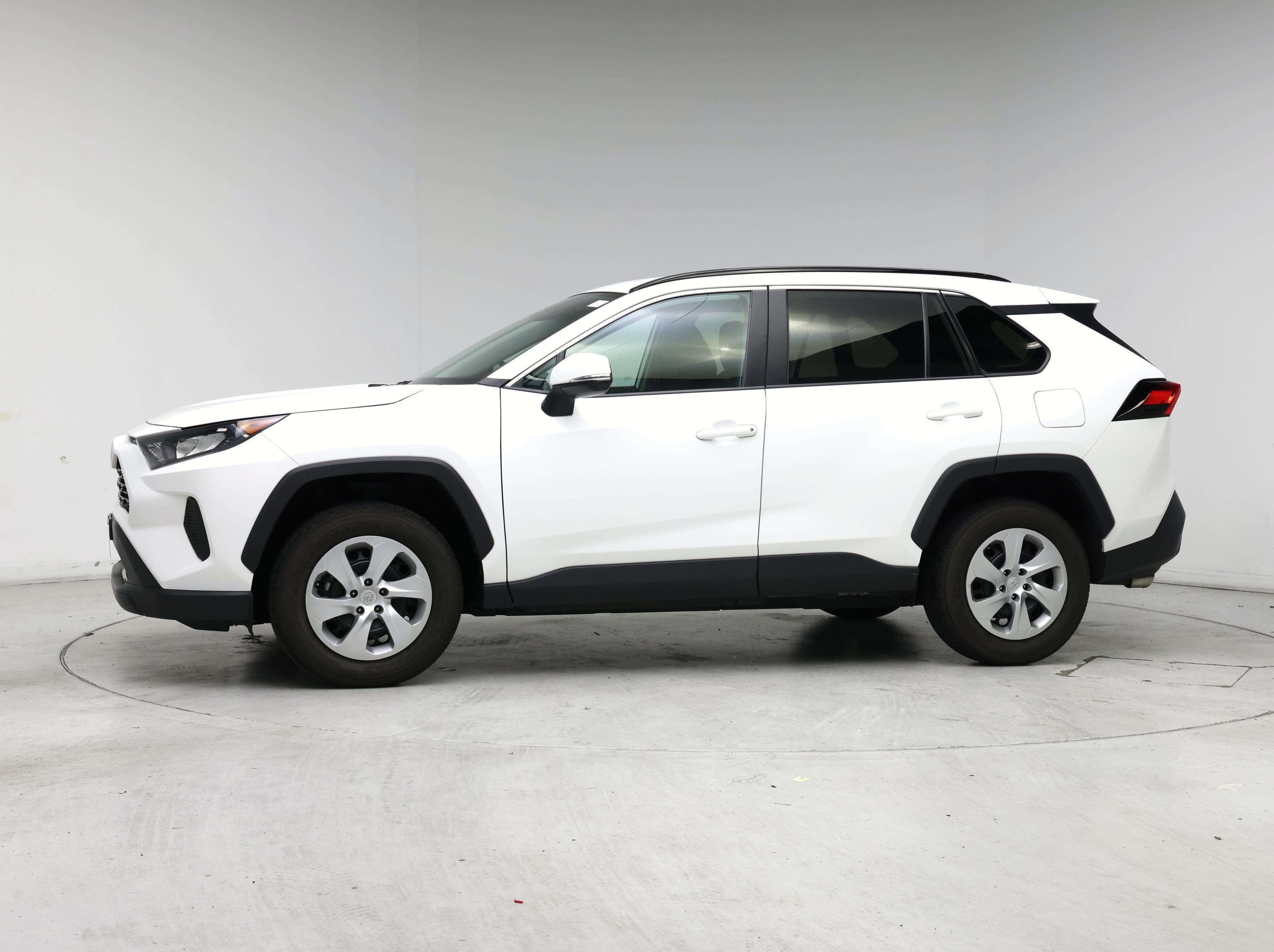Thumbnail: 2021 Toyota RAV4 - 3