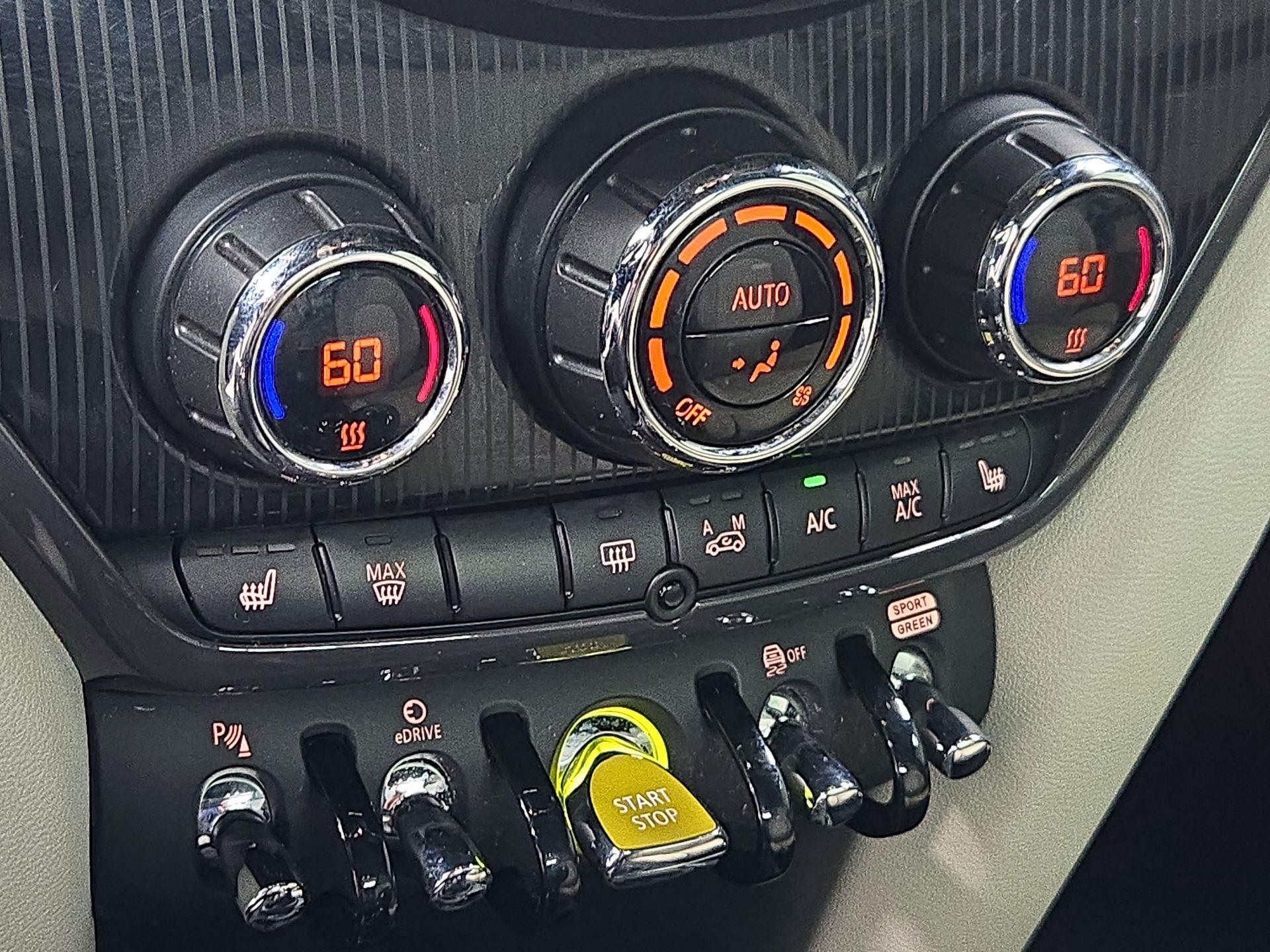 Thumbnail: 2018 MINI Cooper Countryman - 17
