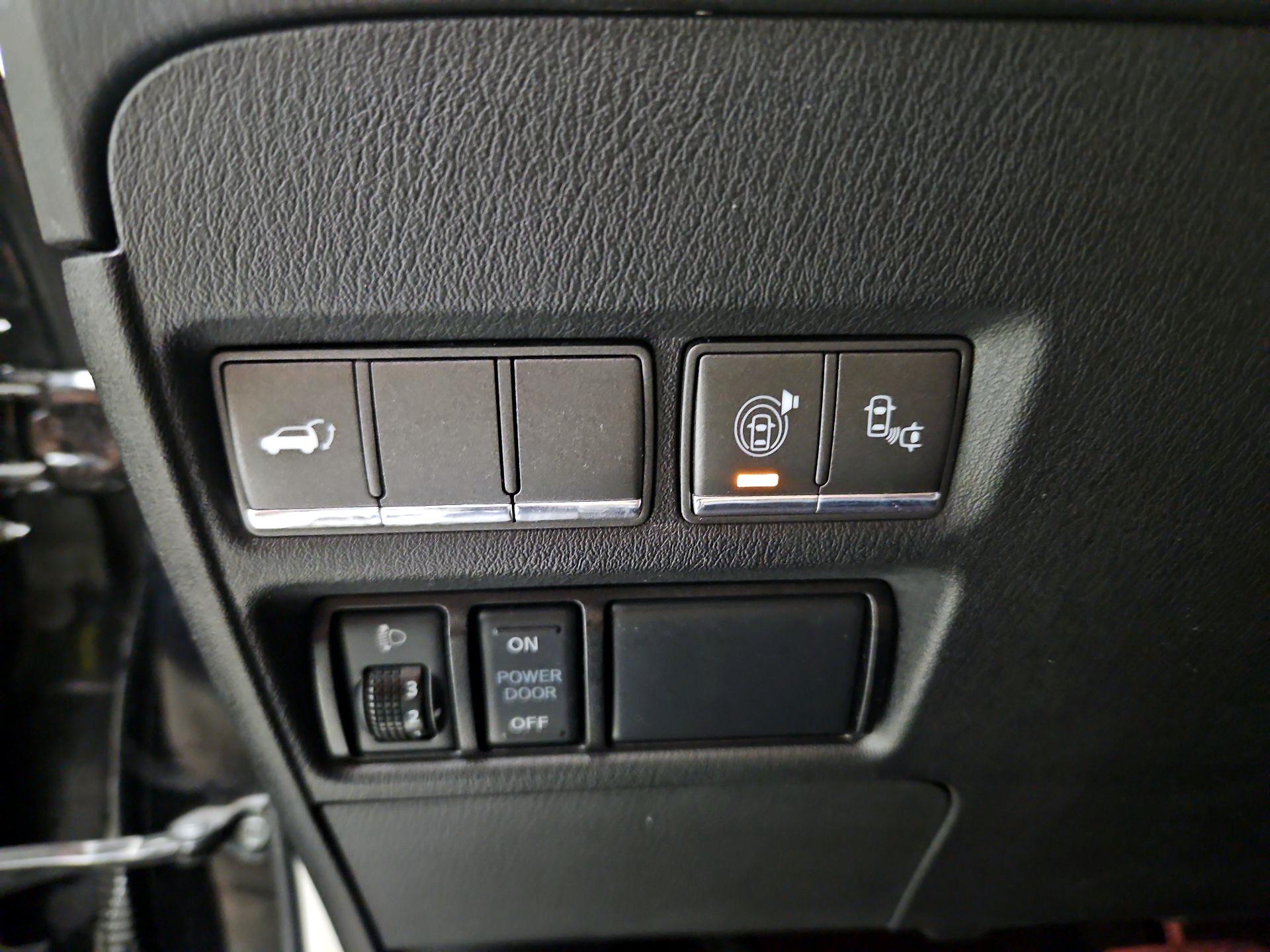 Thumbnail: 2017 INFINITI QX80 - 13