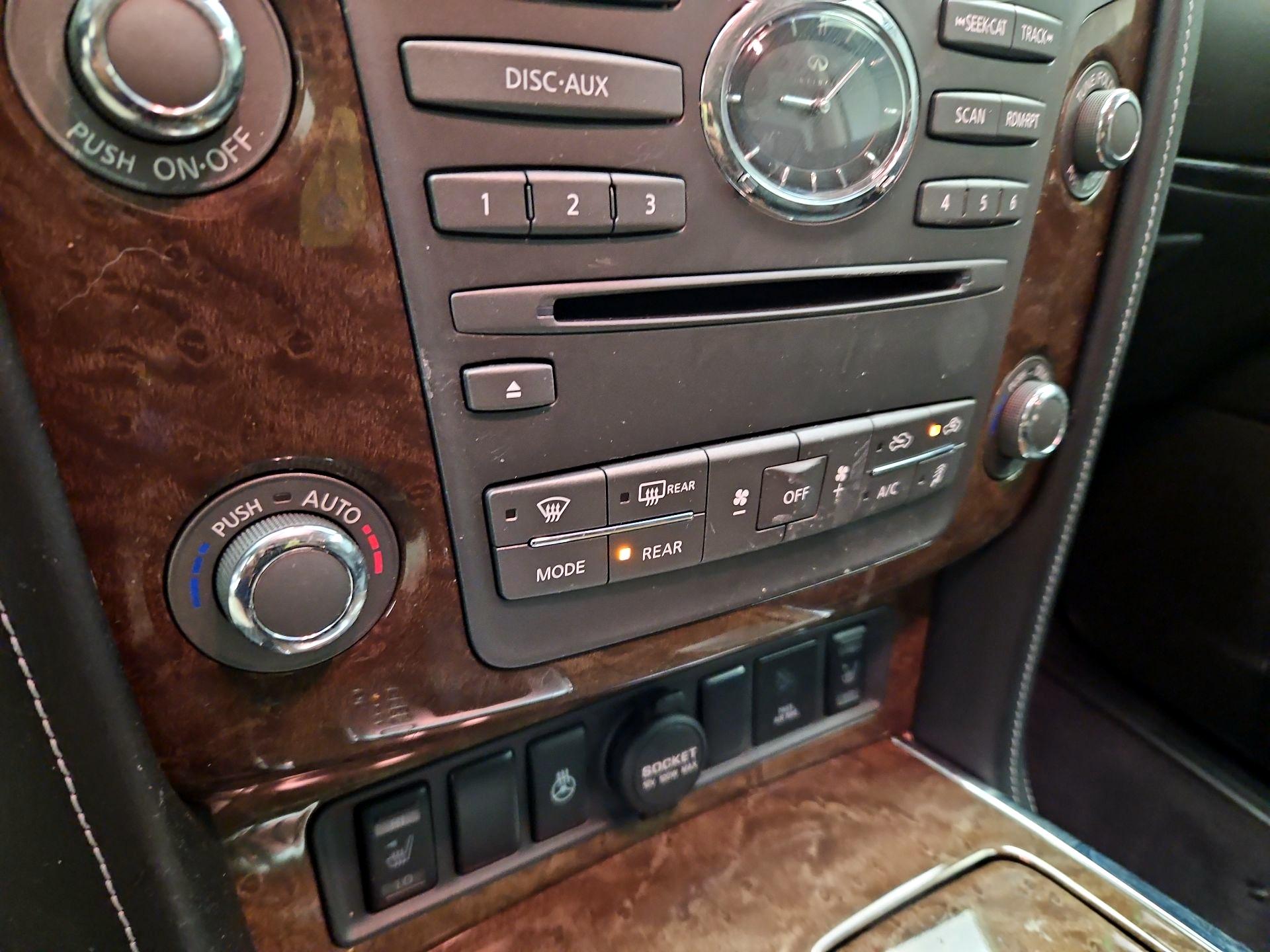 Thumbnail: 2017 INFINITI QX80 - 17