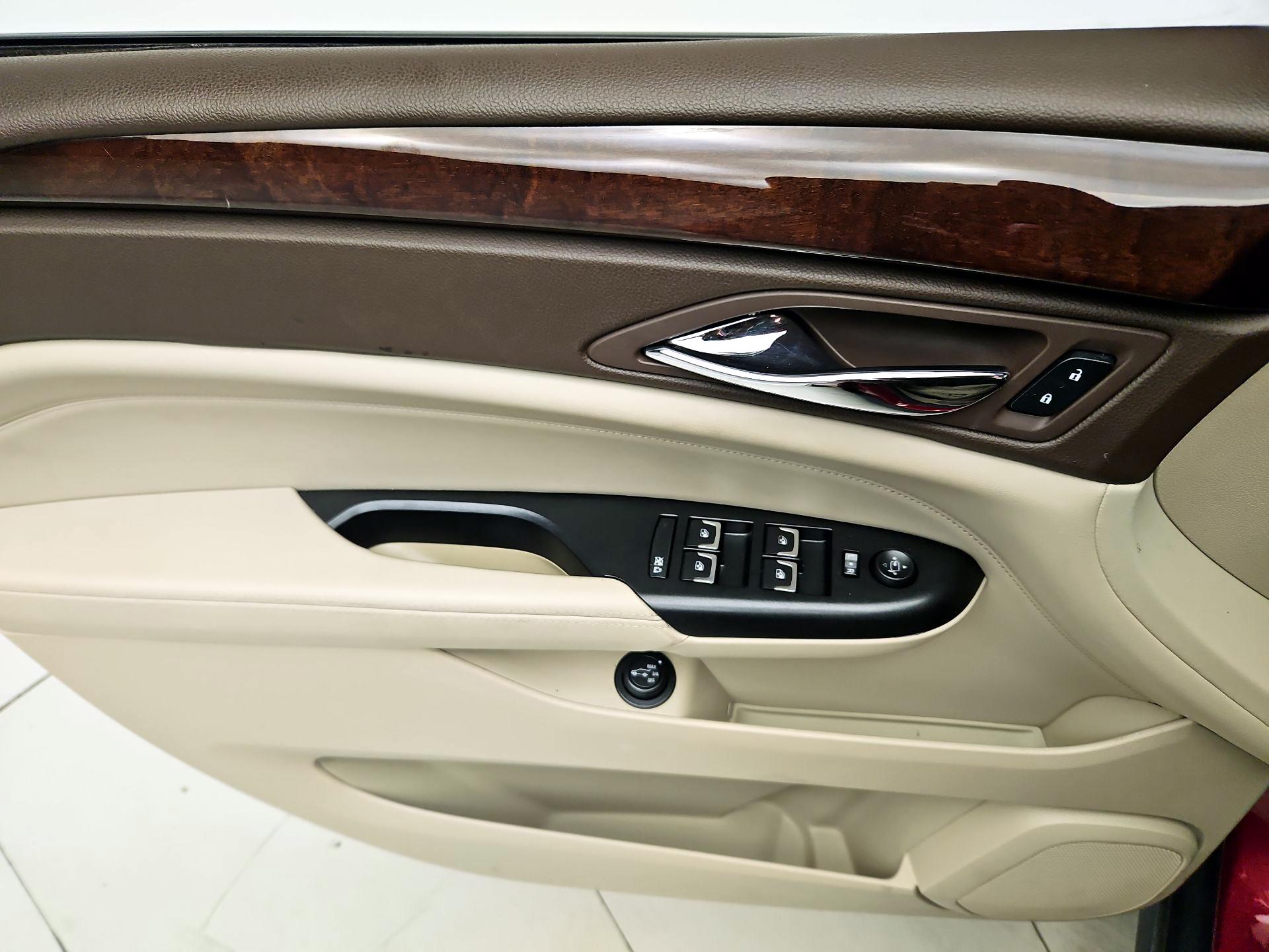 Thumbnail: 2015 Cadillac SRX - 12