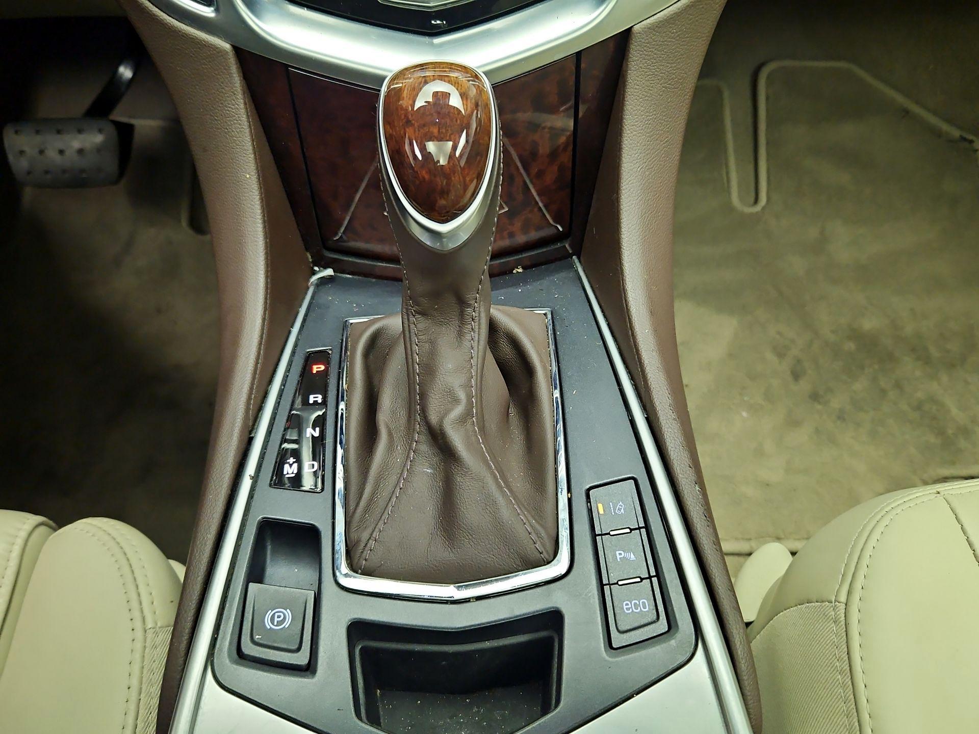 Thumbnail: 2015 Cadillac SRX - 18