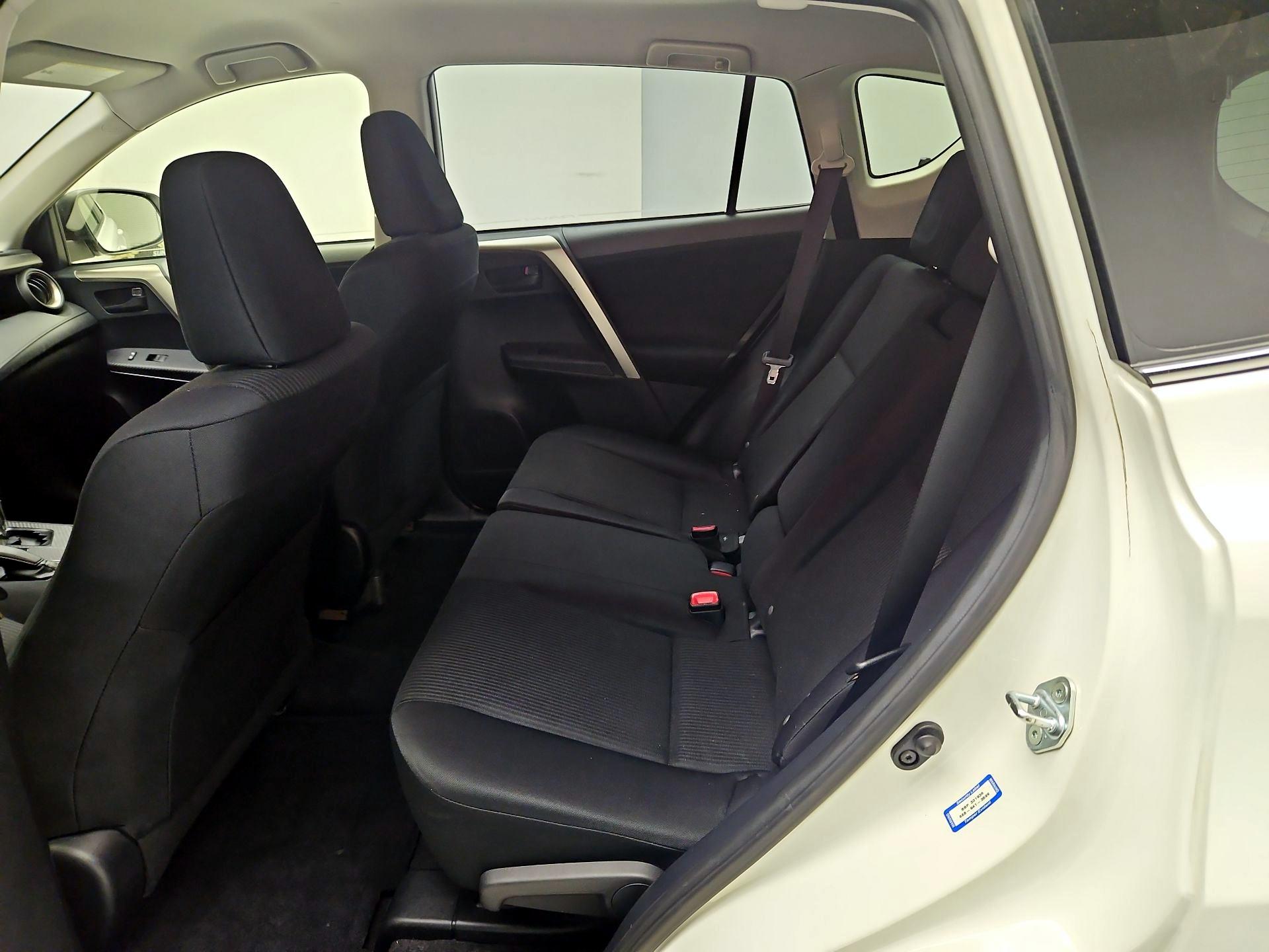 Thumbnail: 2015 Toyota RAV4 - 19