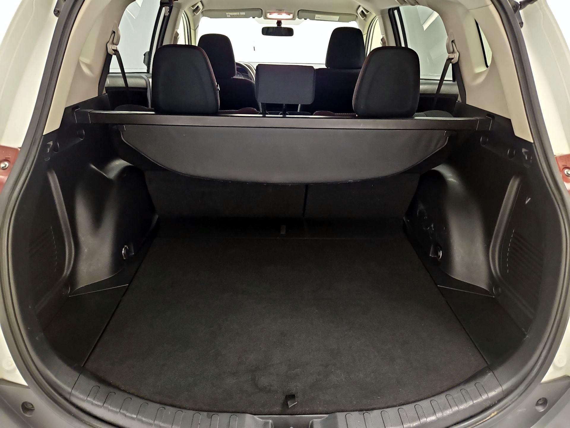 Thumbnail: 2015 Toyota RAV4 - 20