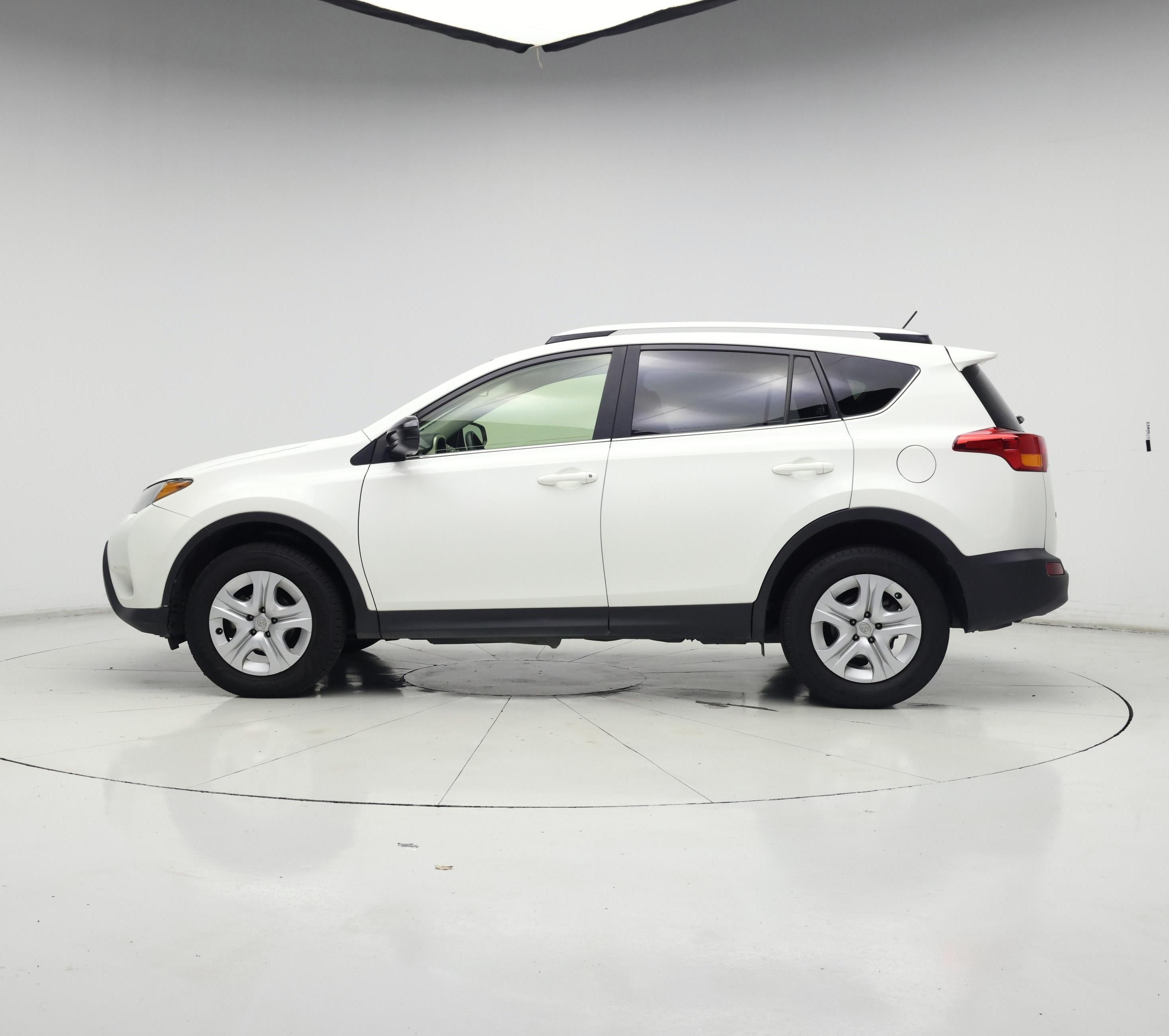 Thumbnail: 2015 Toyota RAV4 - 3
