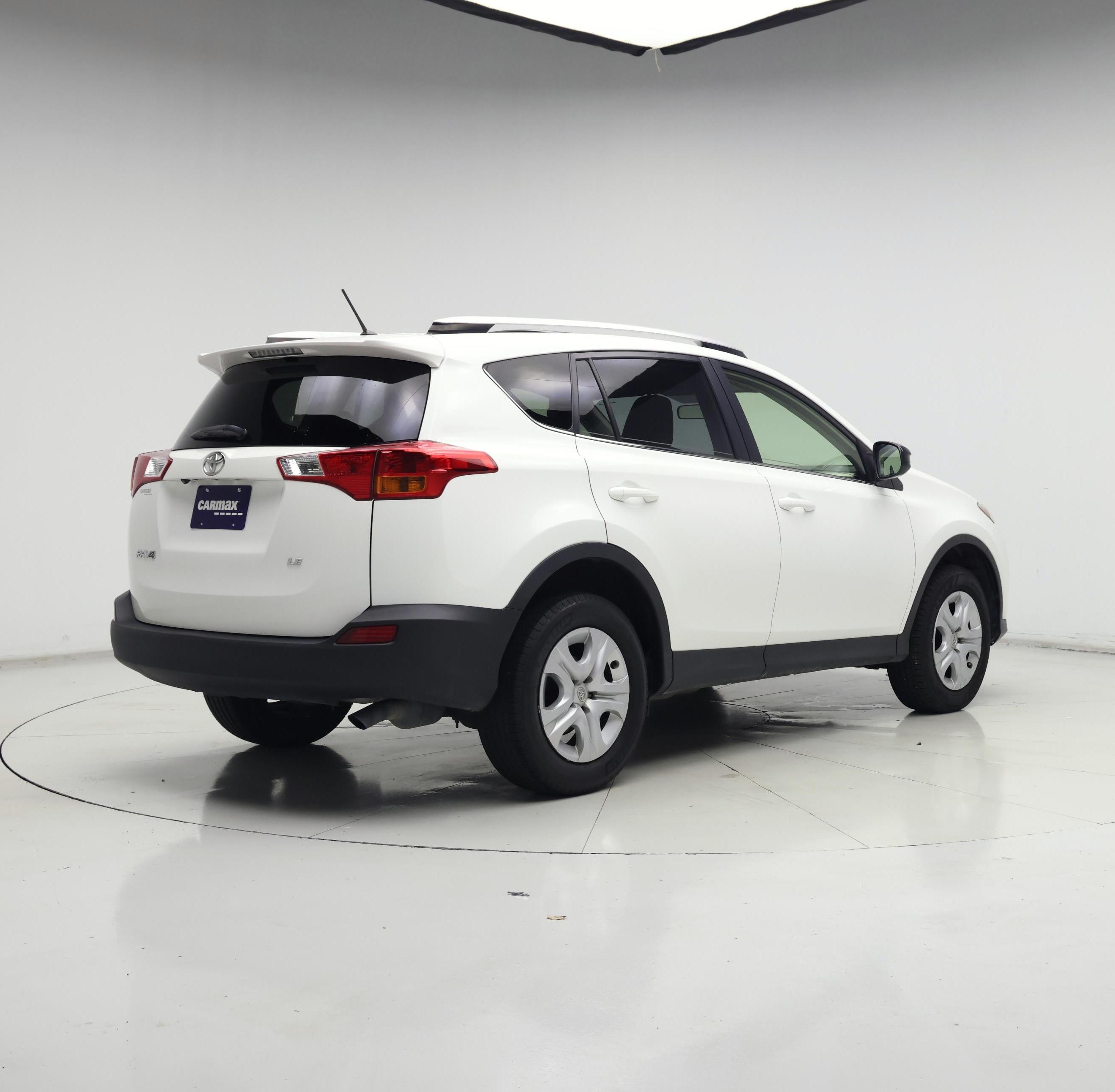 Thumbnail: 2015 Toyota RAV4 - 8