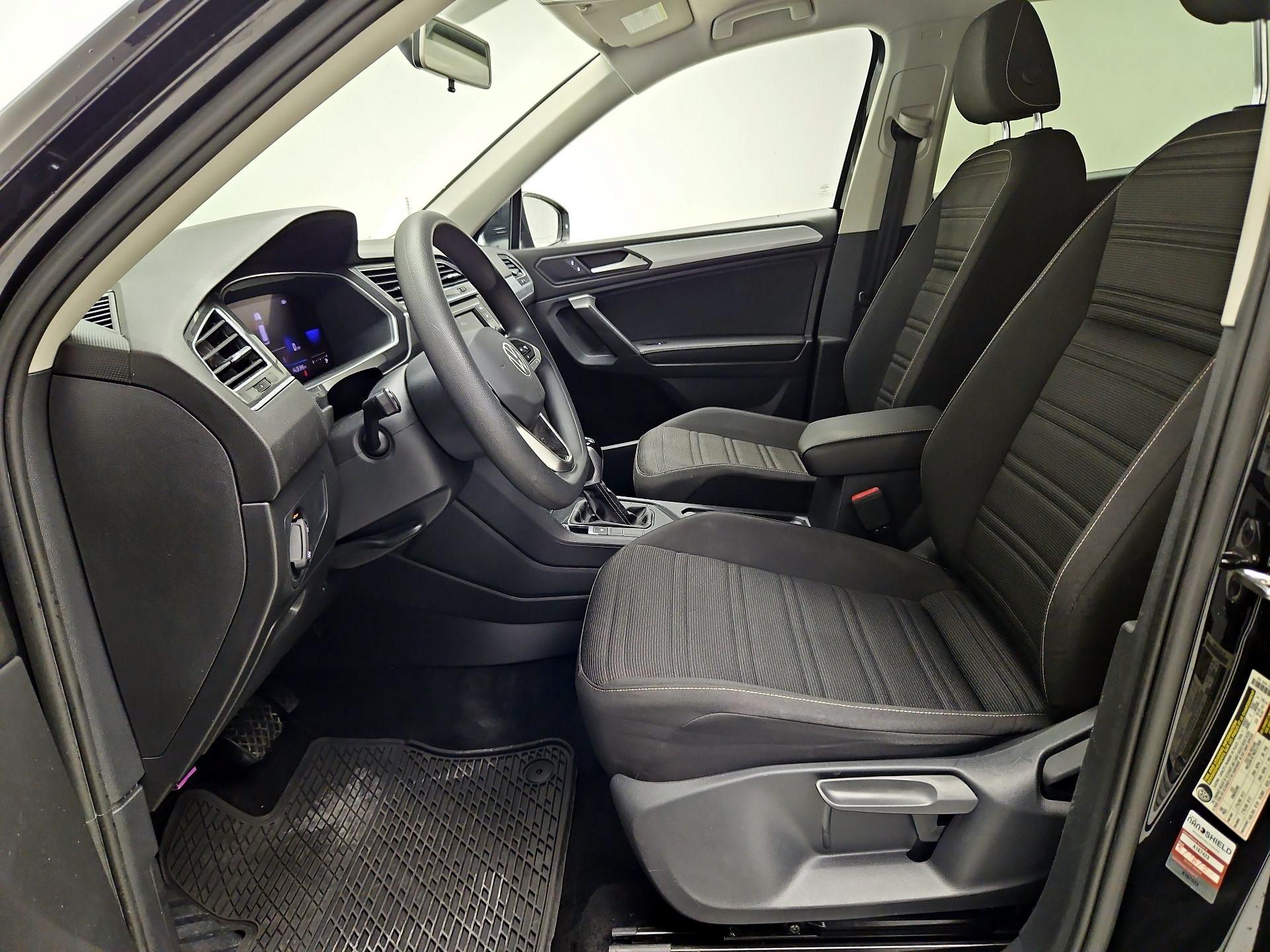 Thumbnail: 2022 Volkswagen Tiguan - 11