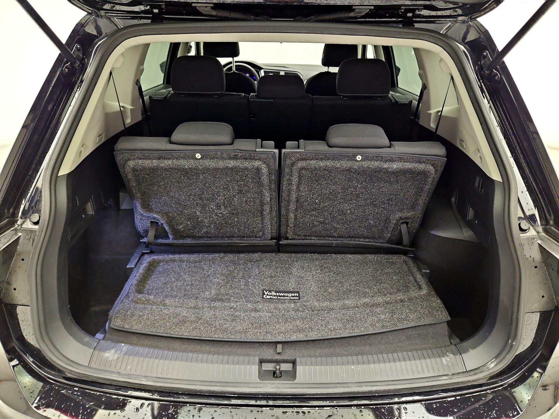 Thumbnail: 2022 Volkswagen Tiguan - 18