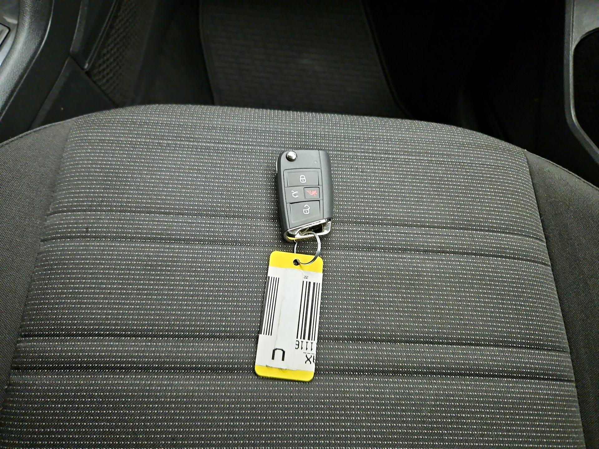 Thumbnail: 2022 Volkswagen Tiguan - 20