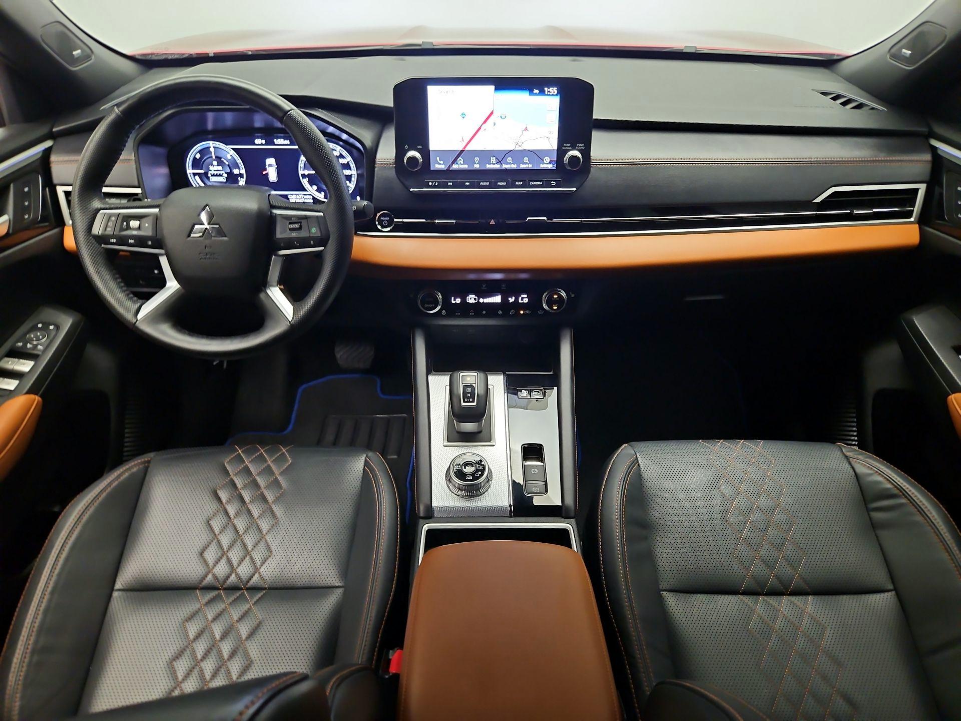 Thumbnail: 2023 Mitsubishi Outlander - 9