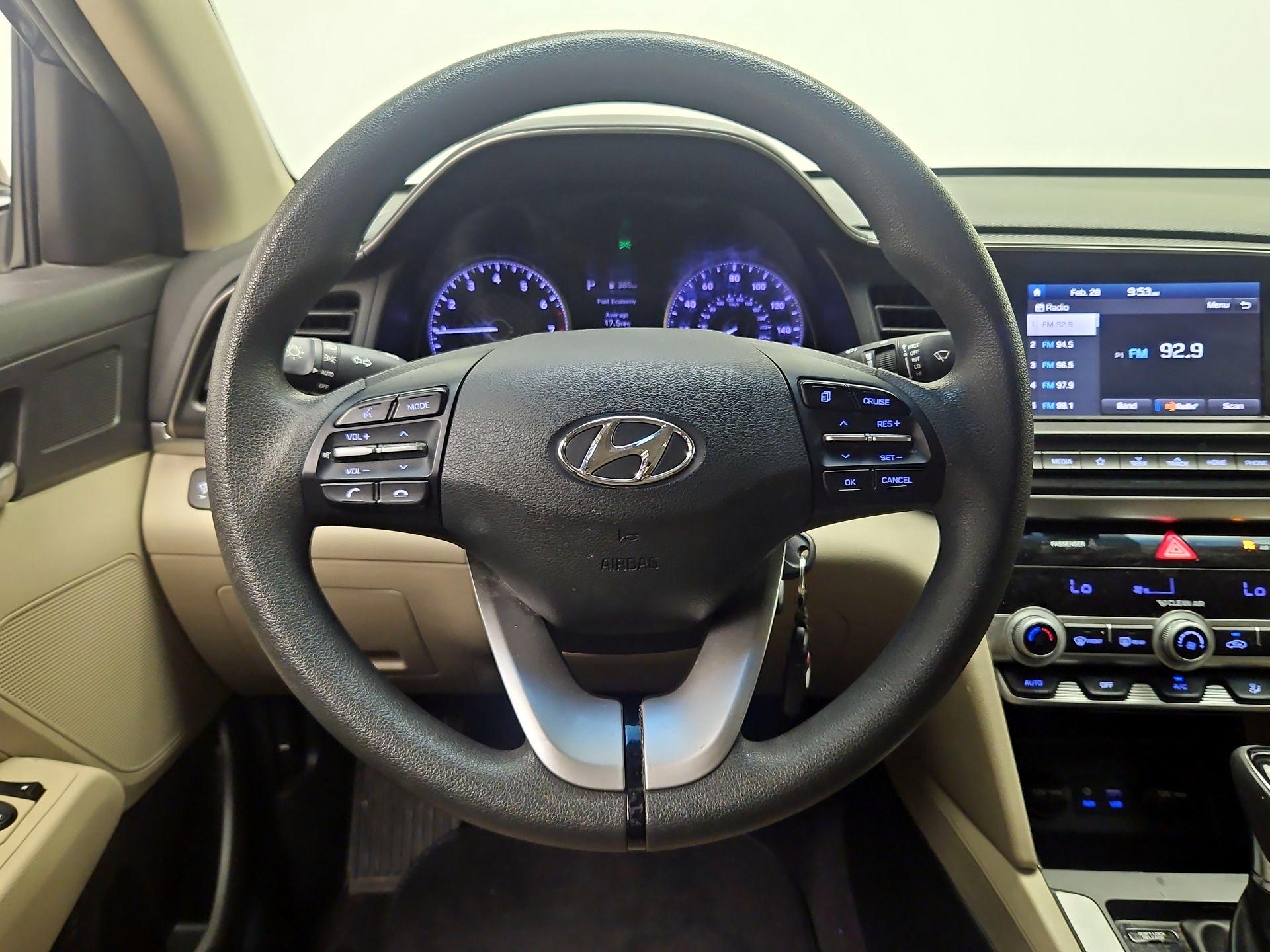 Thumbnail: 2020 Hyundai Elantra - 10