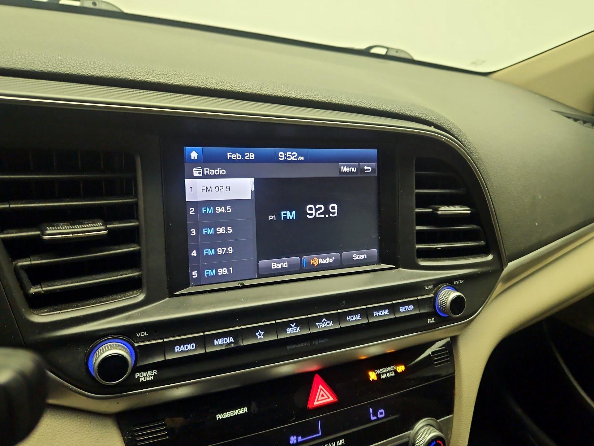 Thumbnail: 2020 Hyundai Elantra - 15