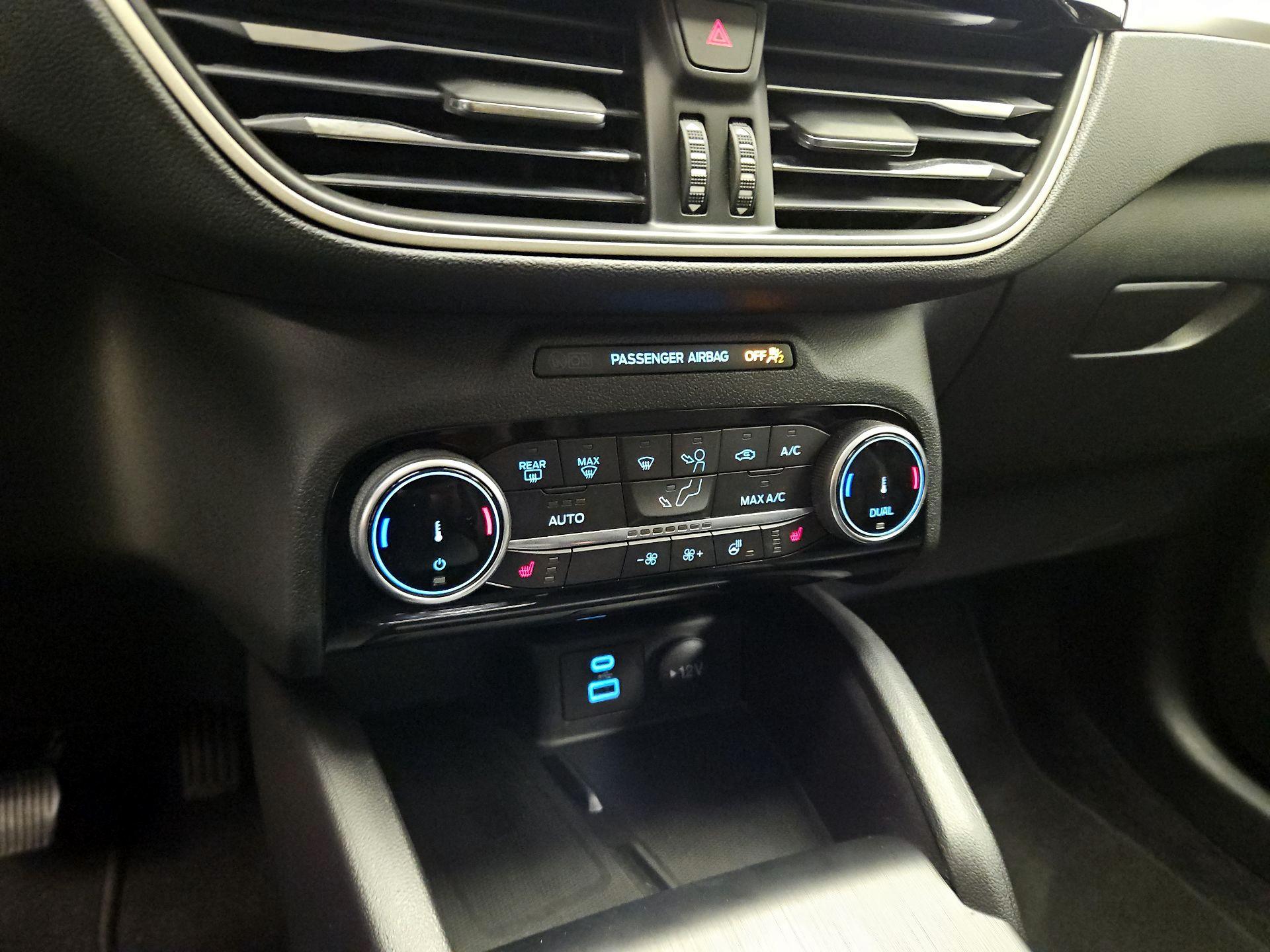 Thumbnail: 2022 Ford Escape - 15