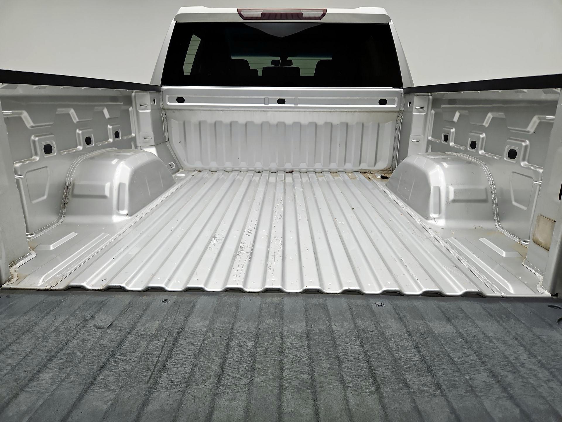 Thumbnail: 2019 Chevrolet Silverado 1500 - 20