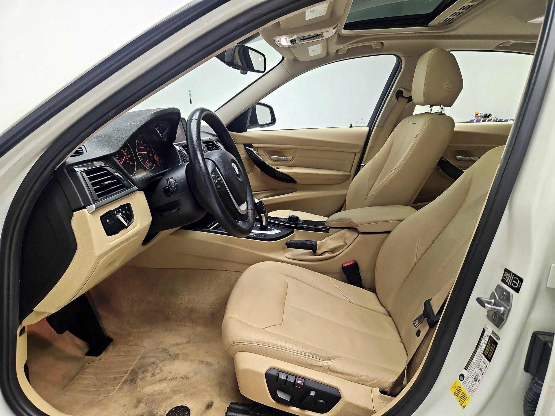 Thumbnail: 2015 BMW 3 Series - 11