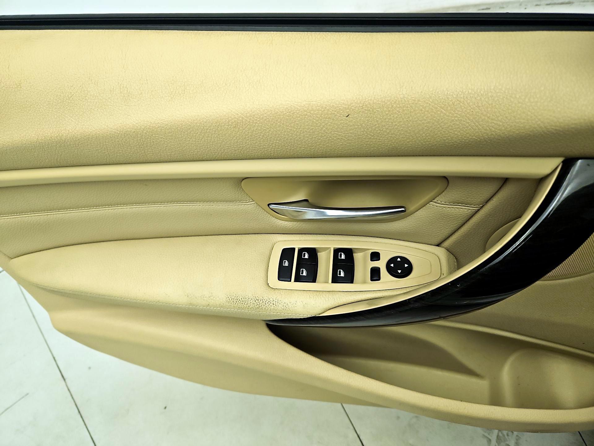 Thumbnail: 2015 BMW 3 Series - 12