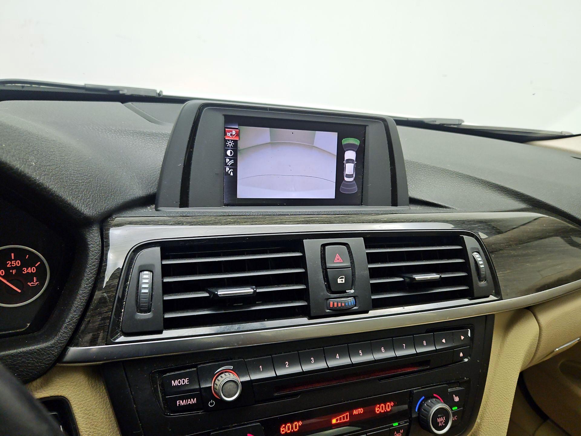 Thumbnail: 2015 BMW 3 Series - 14