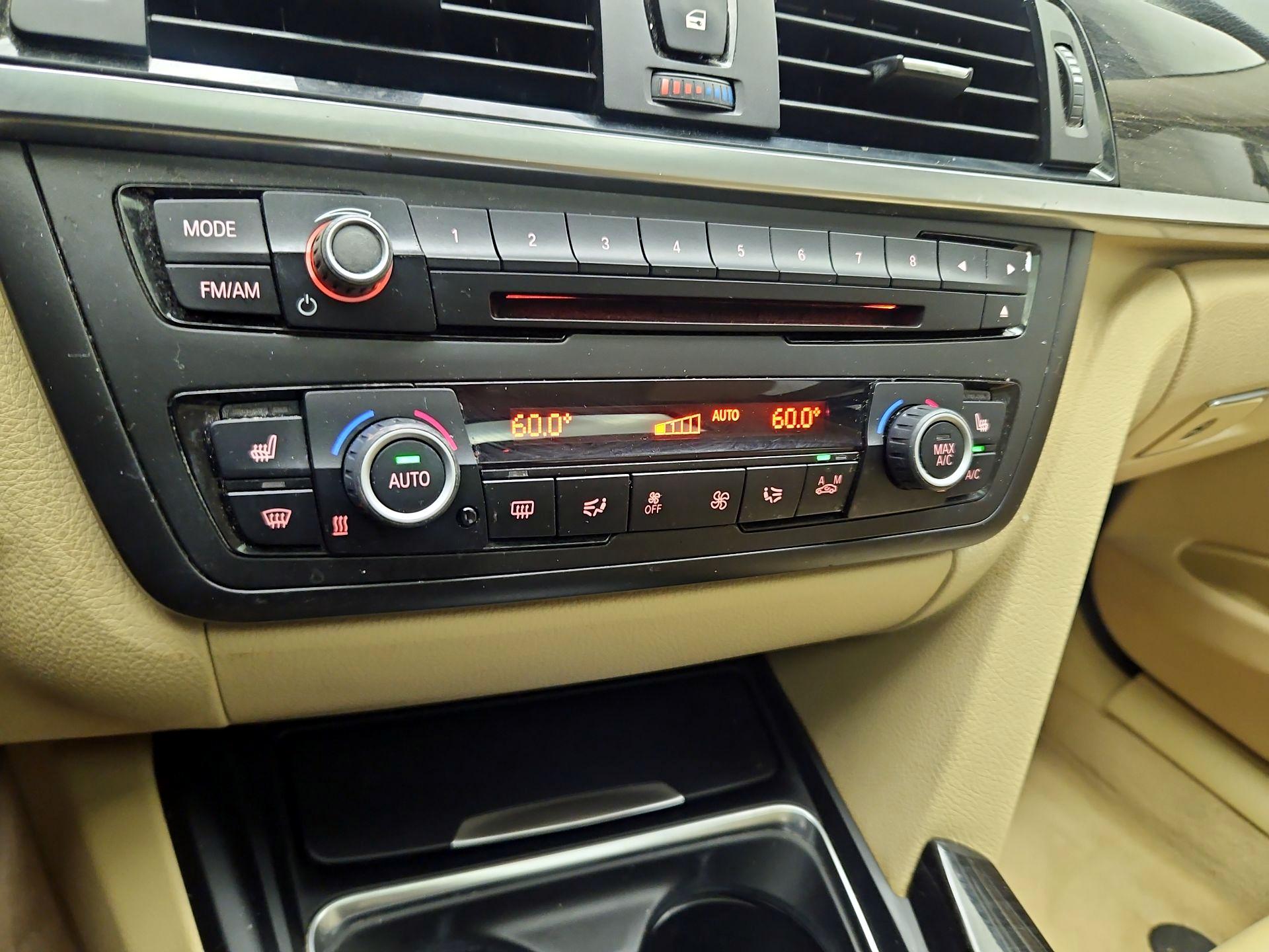 Thumbnail: 2015 BMW 3 Series - 16