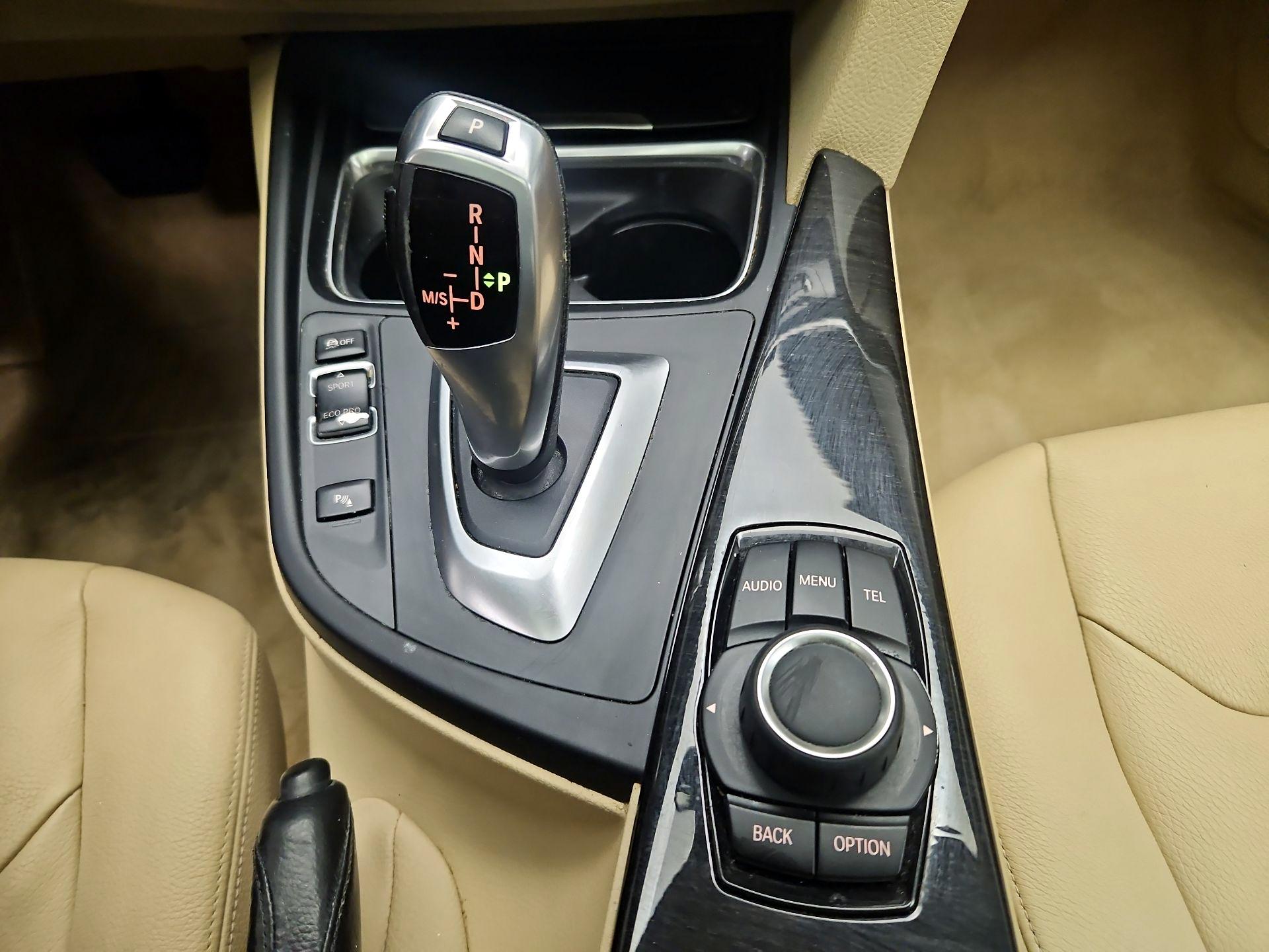 Thumbnail: 2015 BMW 3 Series - 17