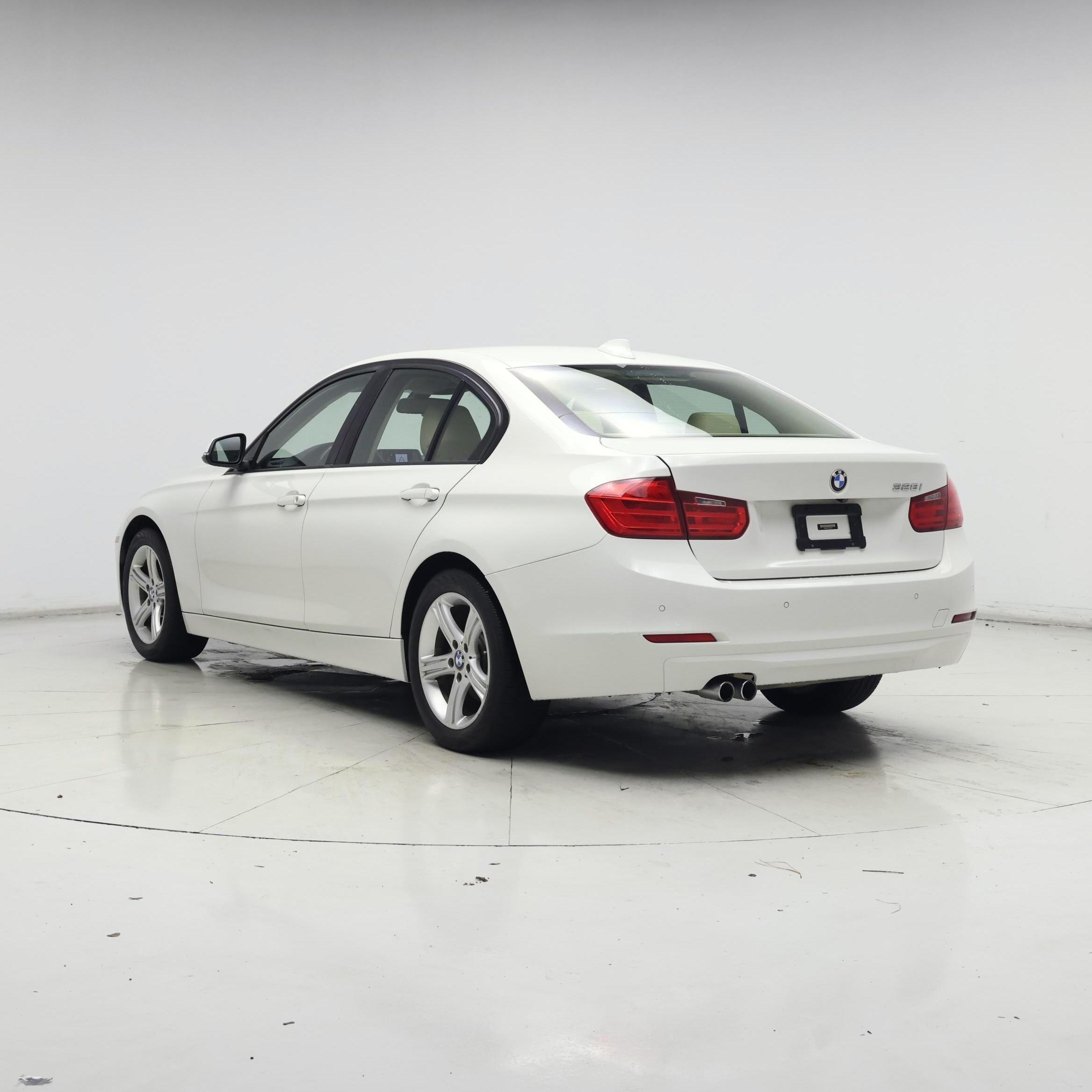 Thumbnail: 2015 BMW 3 Series - 2