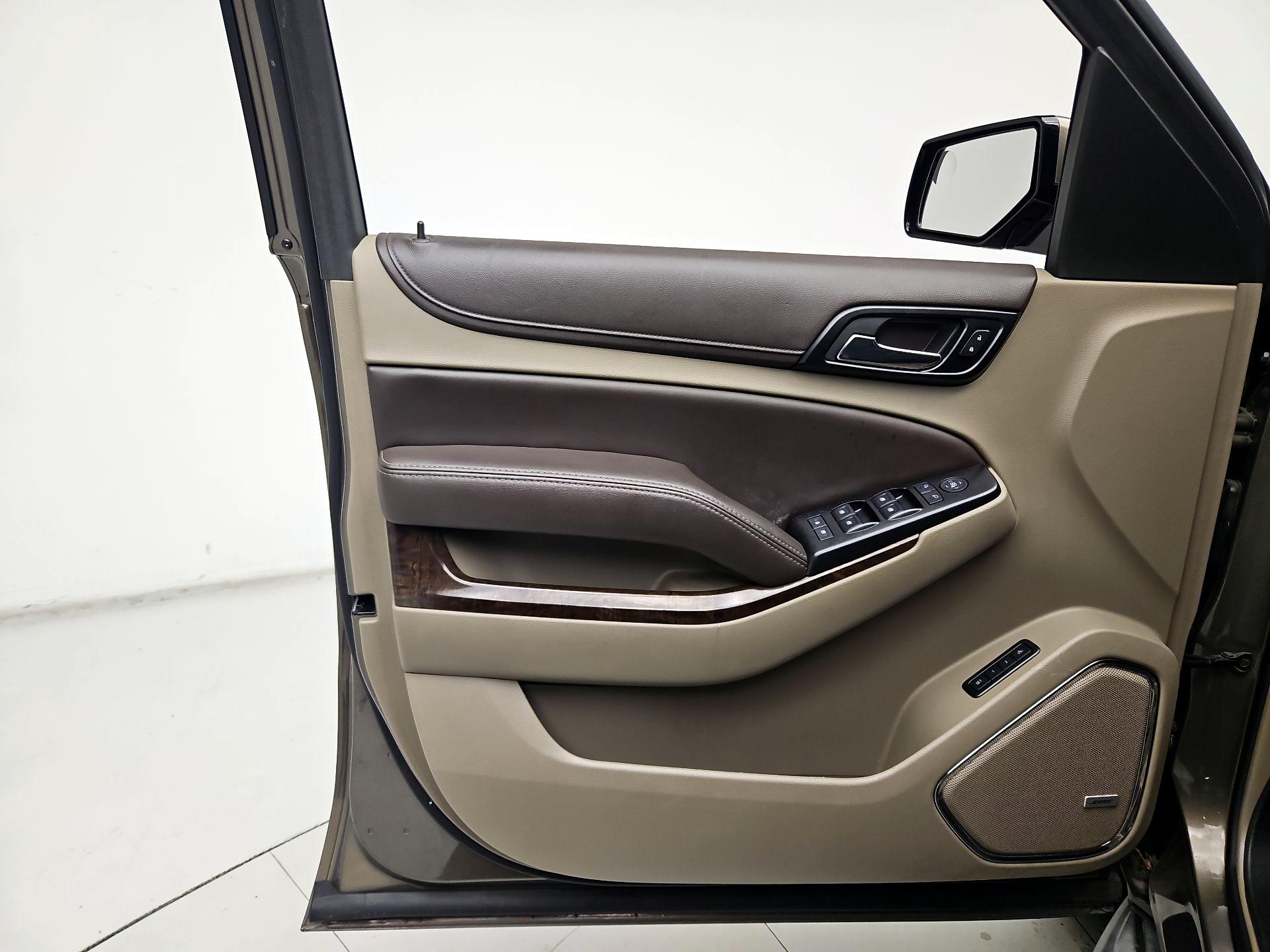 Thumbnail: 2016 Chevrolet Tahoe - 12