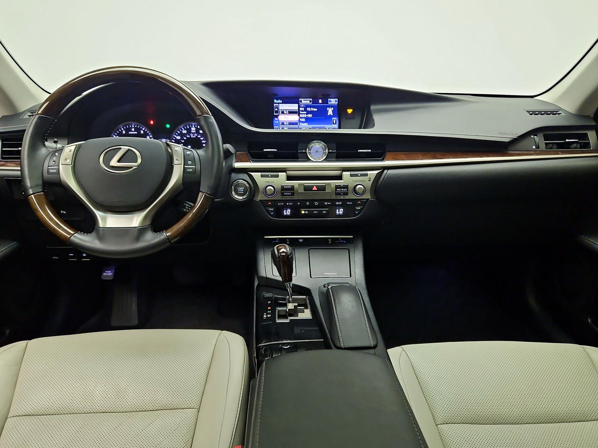 Thumbnail: 2015 Lexus ES - 9