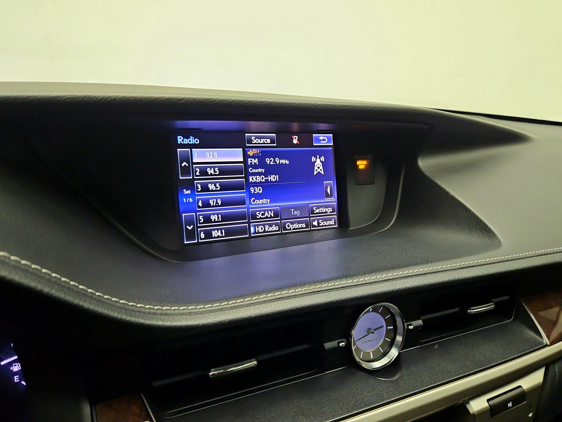 Thumbnail: 2015 Lexus ES - 15