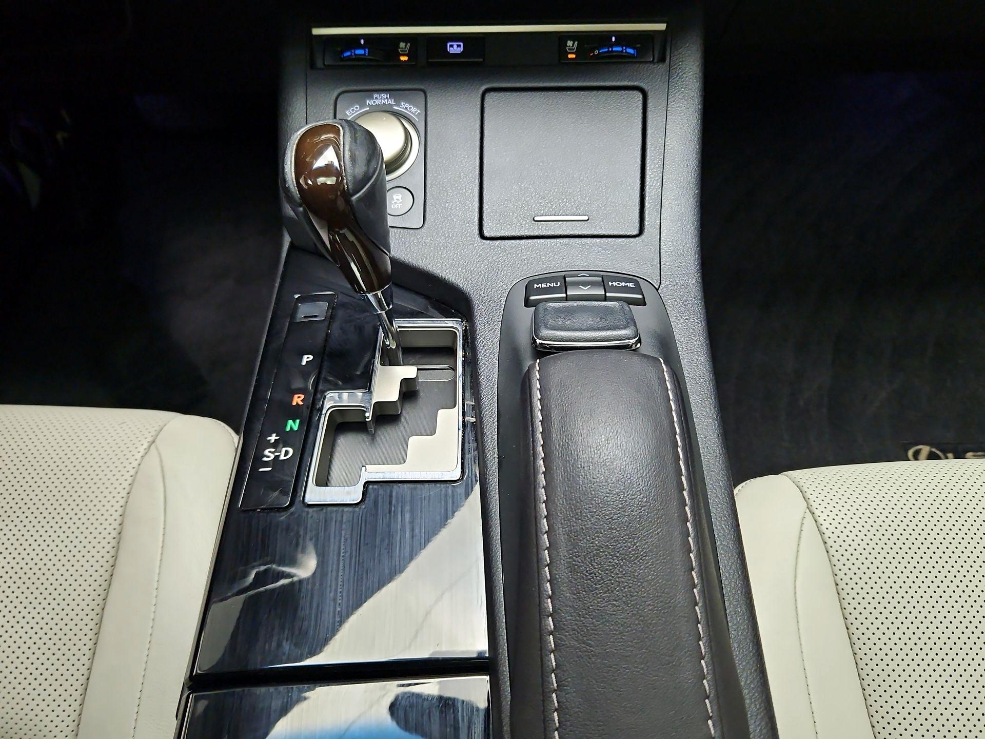 Thumbnail: 2015 Lexus ES - 17