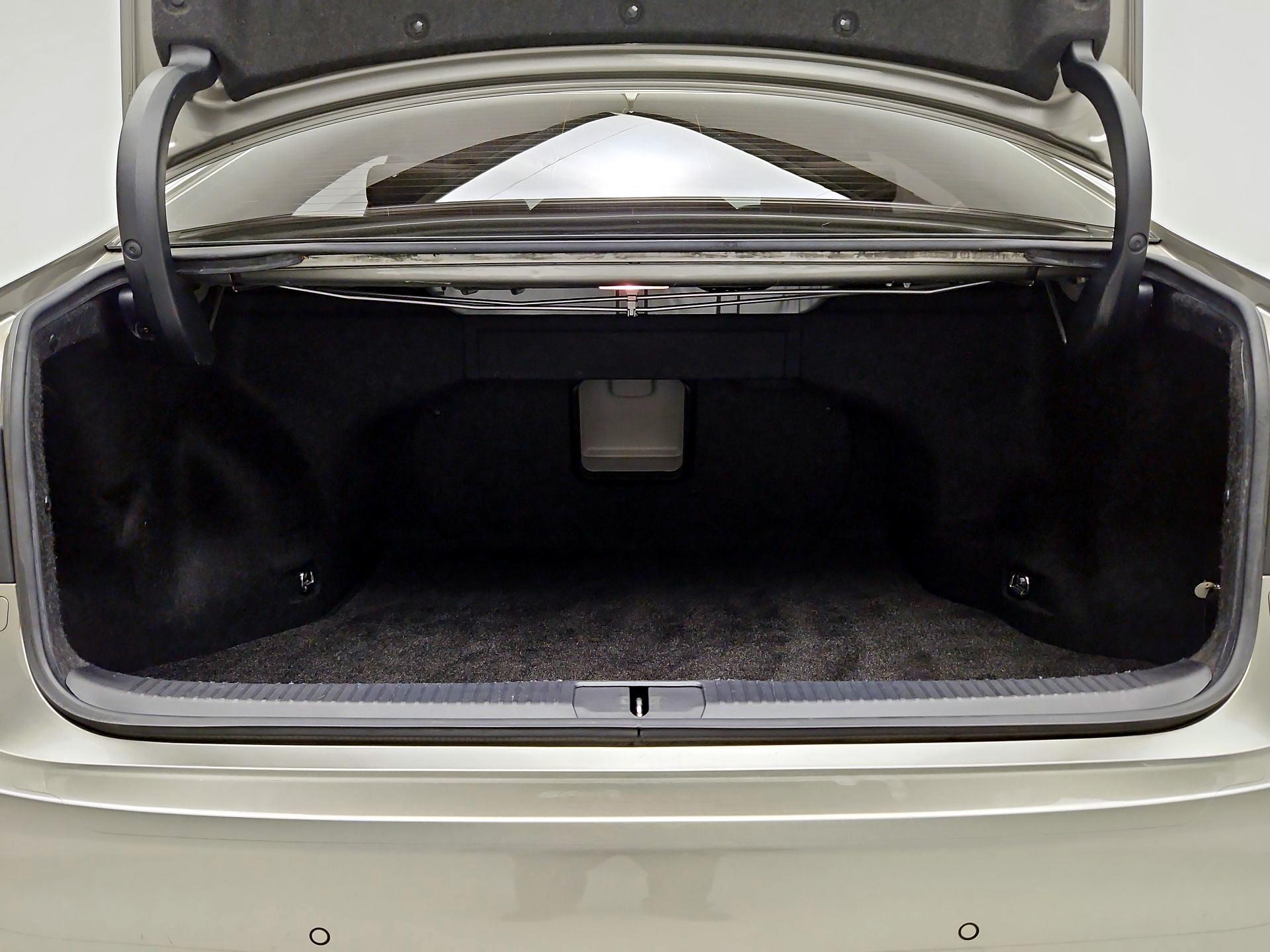 Thumbnail: 2015 Lexus ES - 20