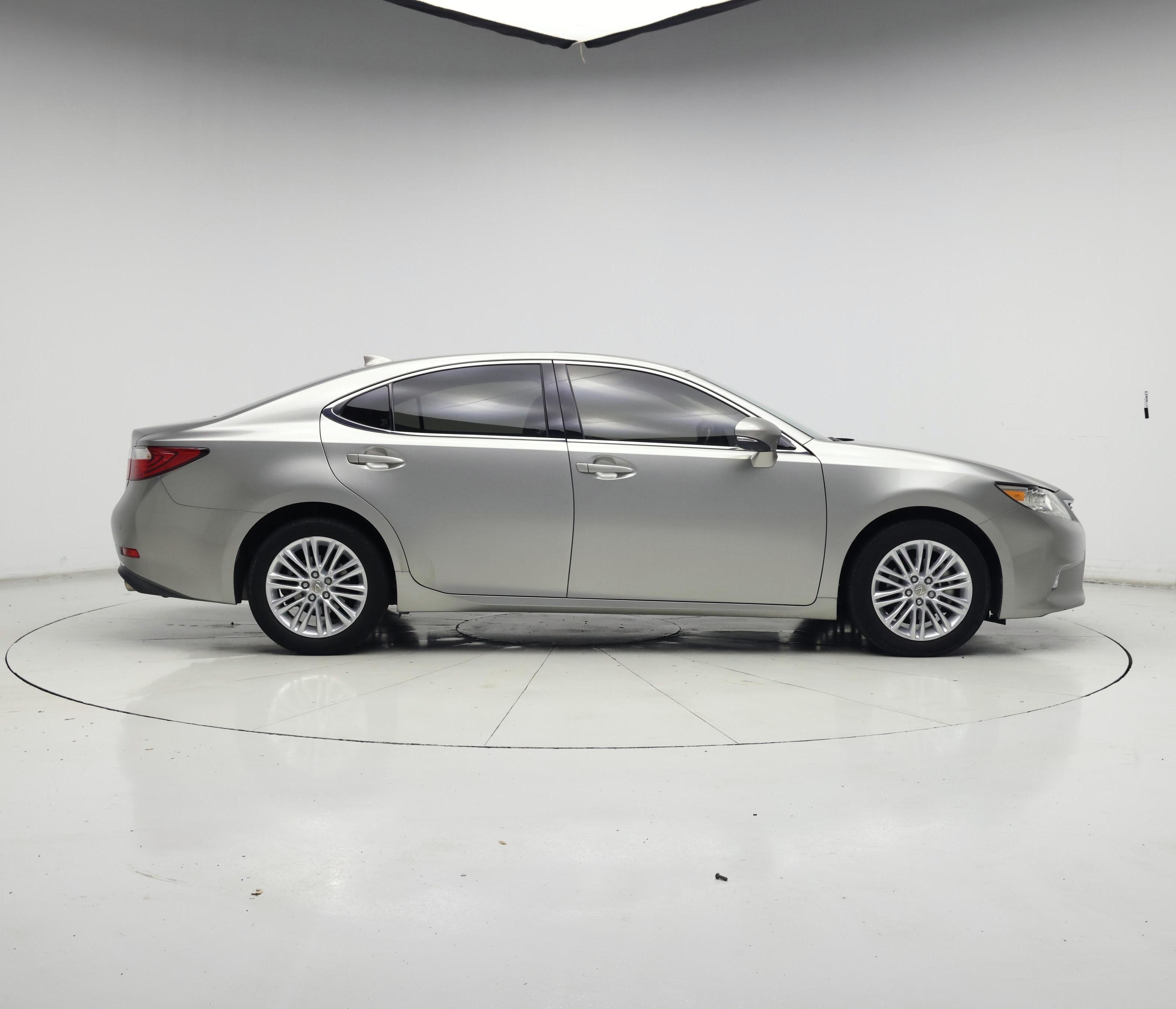 Thumbnail: 2015 Lexus ES - 7