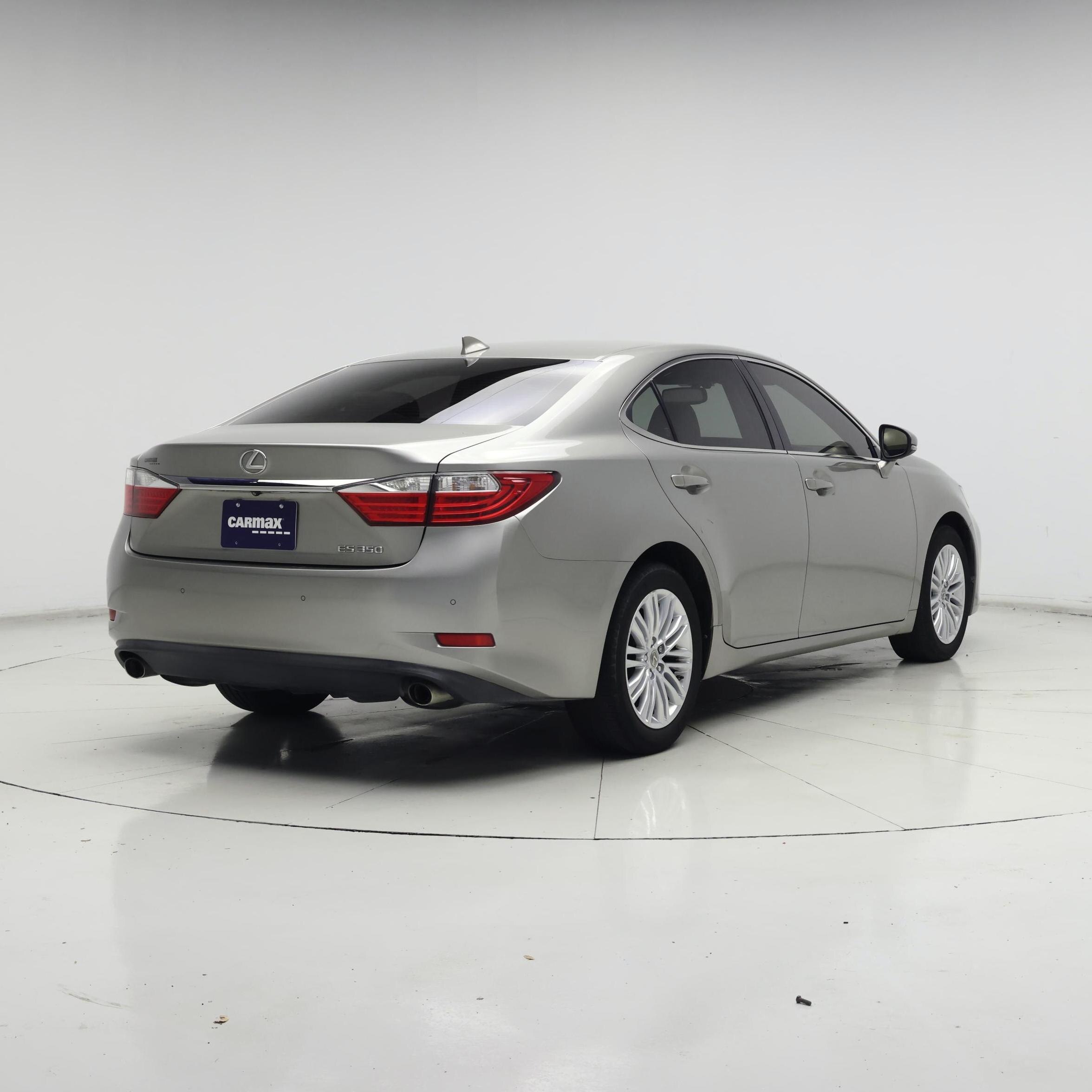 Thumbnail: 2015 Lexus ES - 8