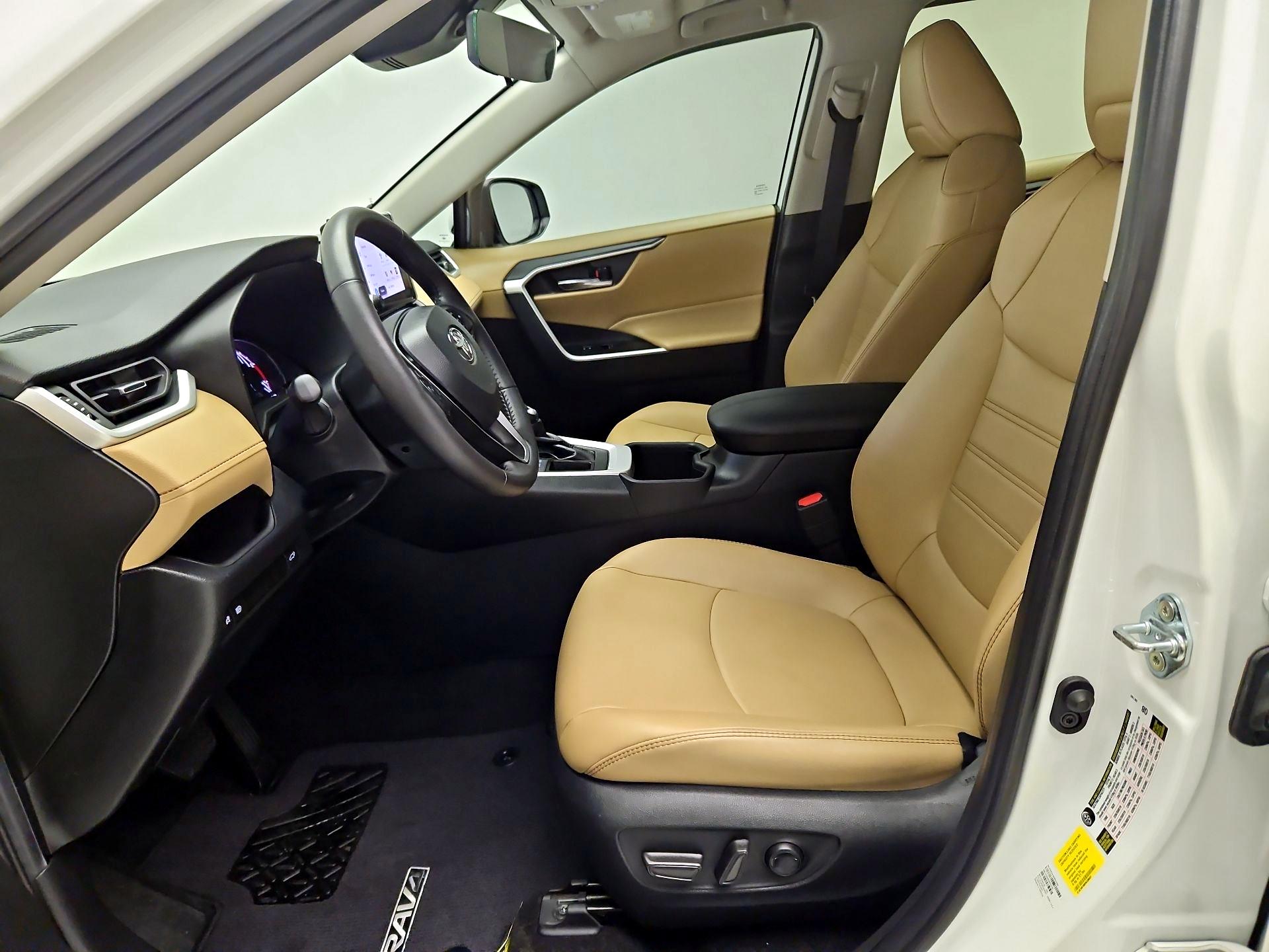 Thumbnail: 2024 Toyota RAV4 - 11