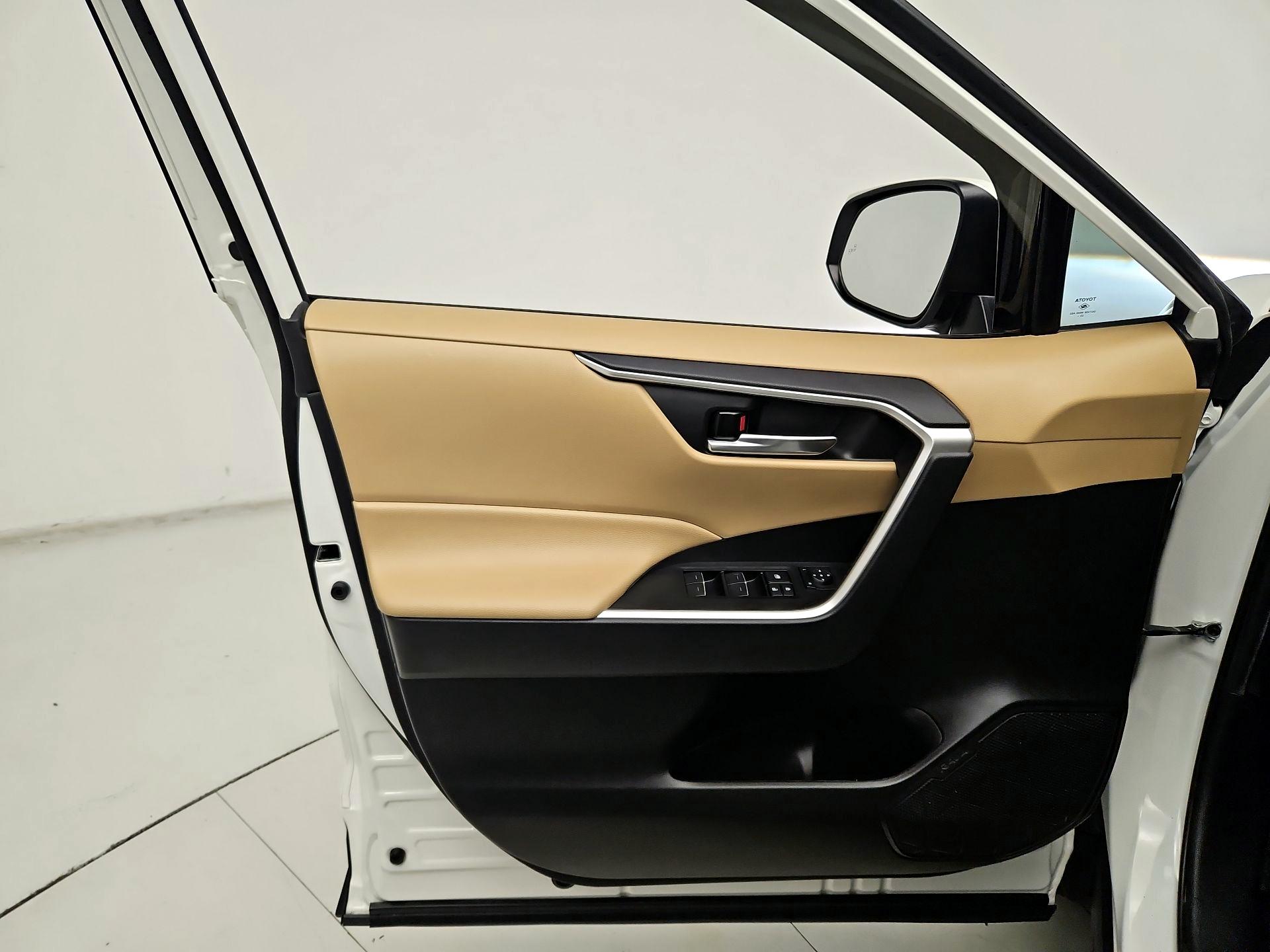 Thumbnail: 2024 Toyota RAV4 - 12