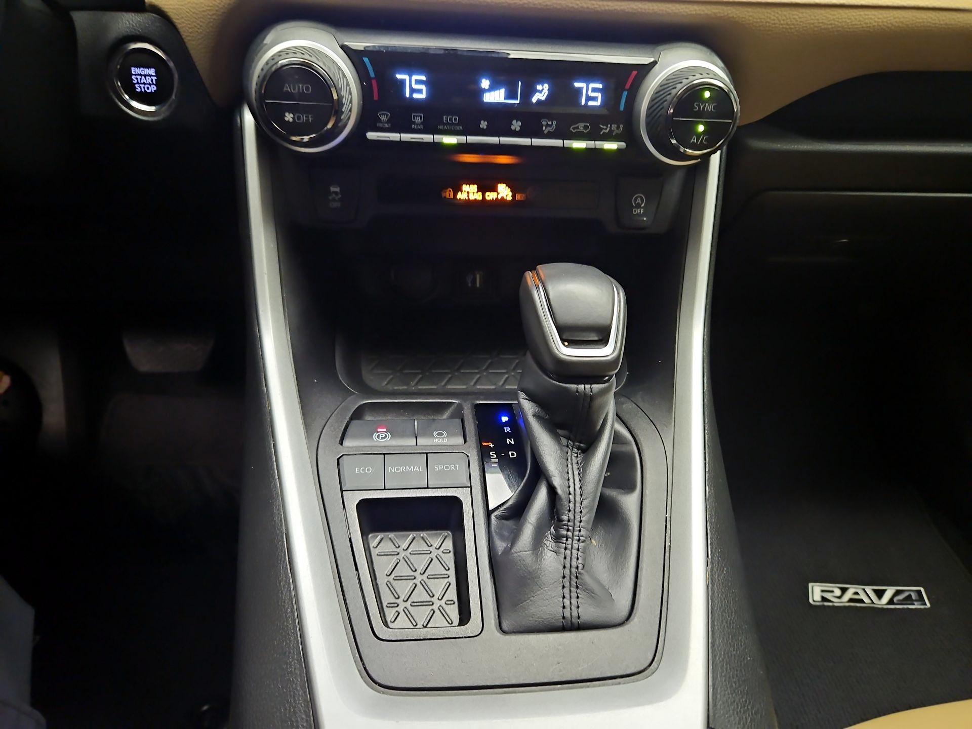 Thumbnail: 2024 Toyota RAV4 - 16