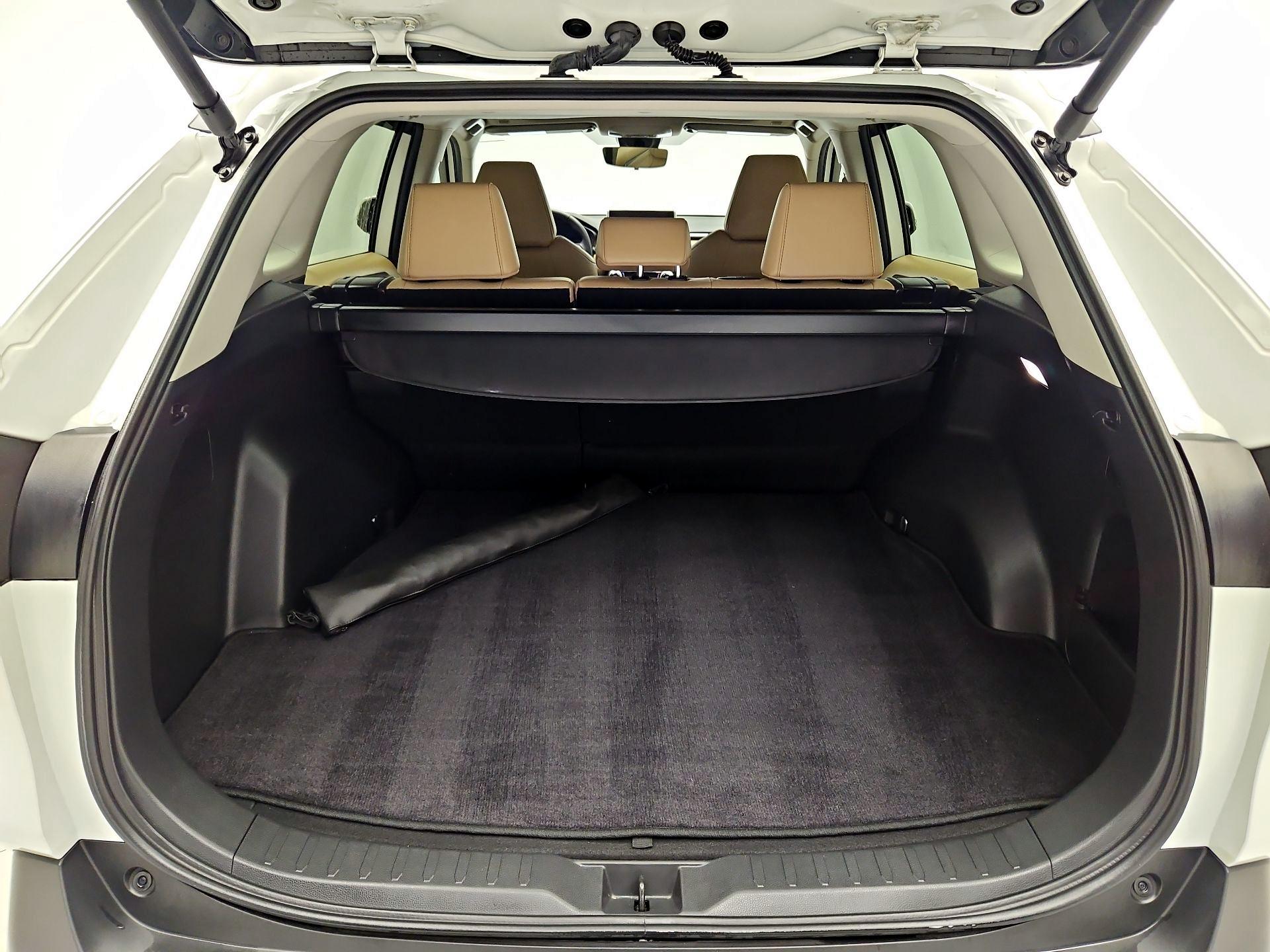 Thumbnail: 2024 Toyota RAV4 - 18