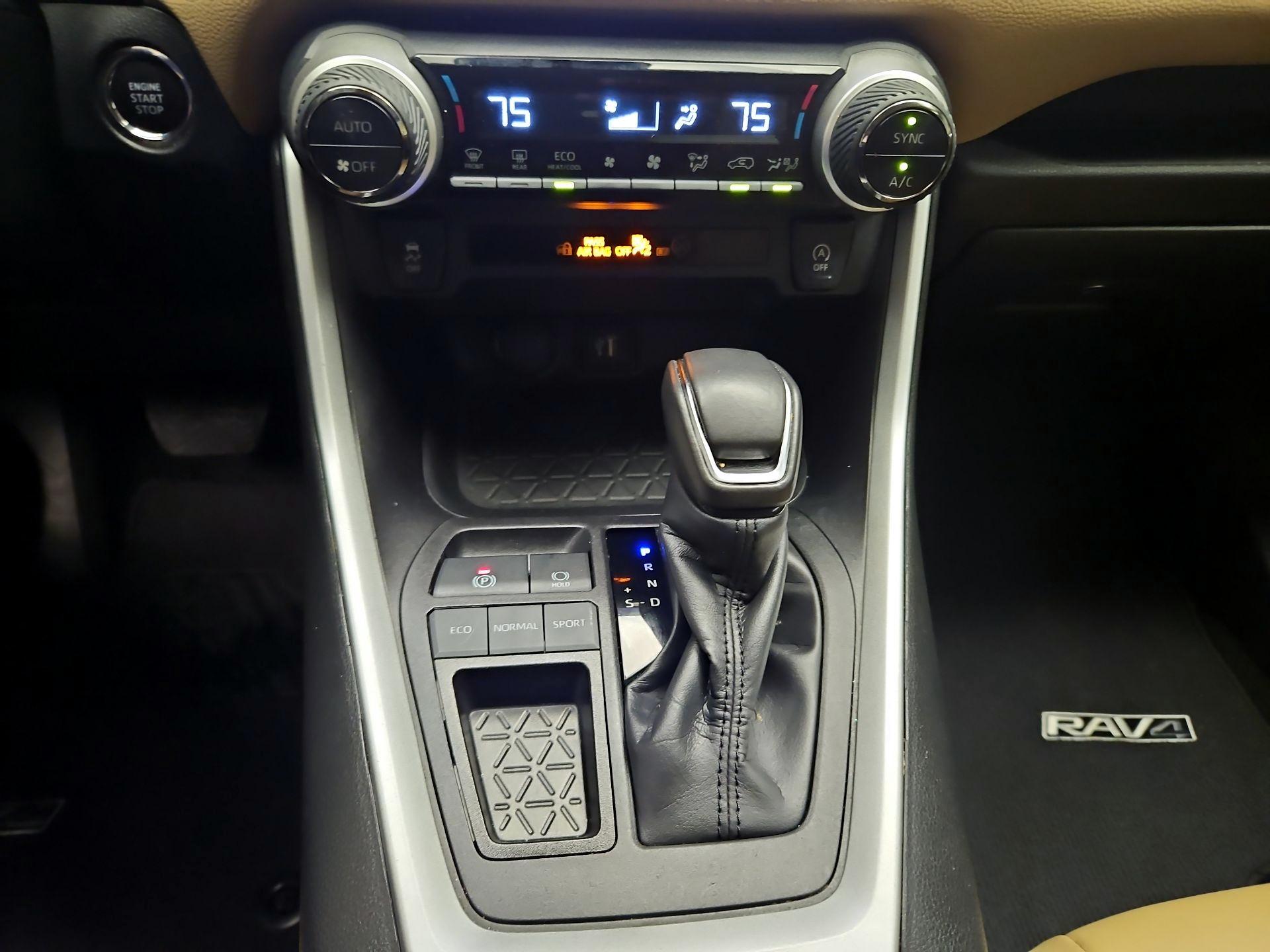 Thumbnail: 2024 Toyota RAV4 - 20