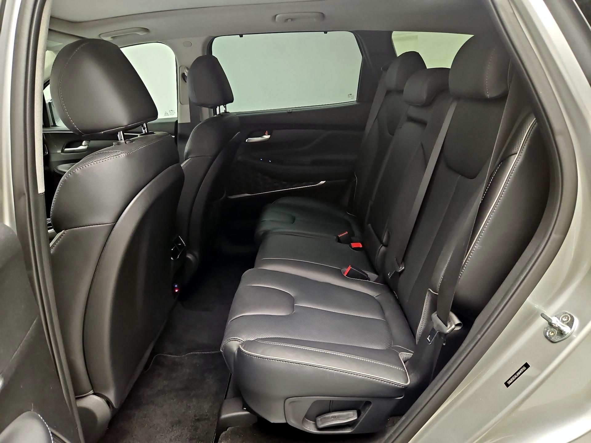 Thumbnail: 2022 Hyundai Santa Fe - 17