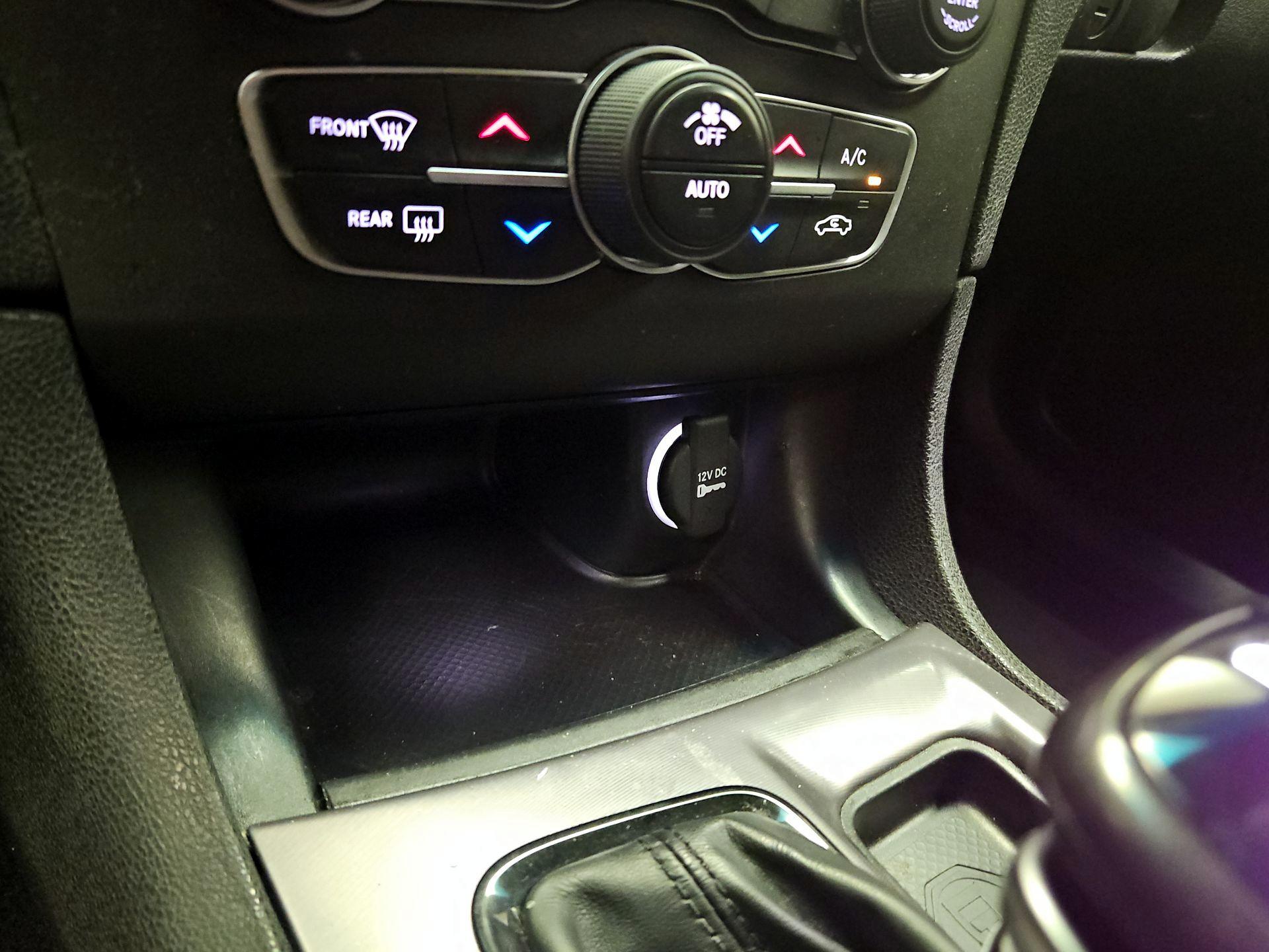 Thumbnail: 2022 Dodge Charger - 18