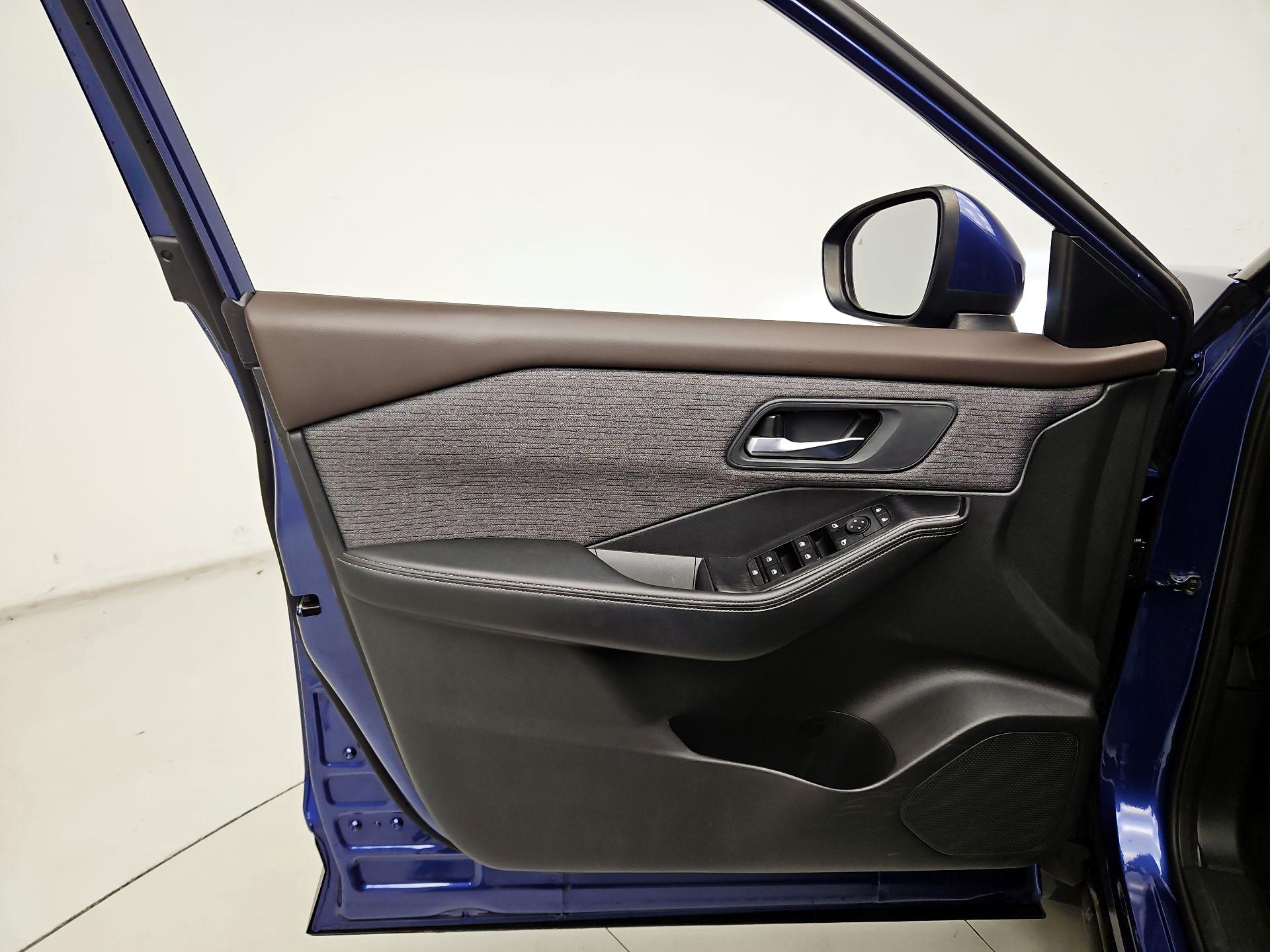 Thumbnail: 2022 Nissan Rogue - 12