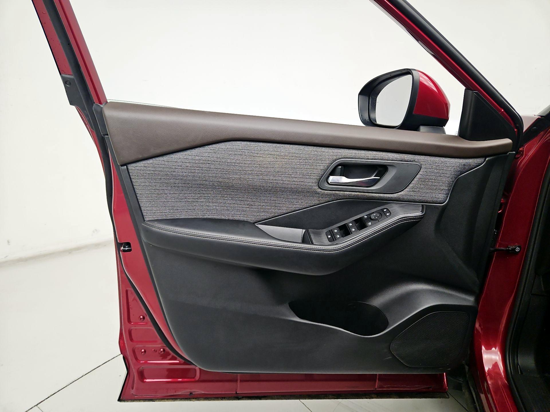 Thumbnail: 2023 Nissan Rogue - 12