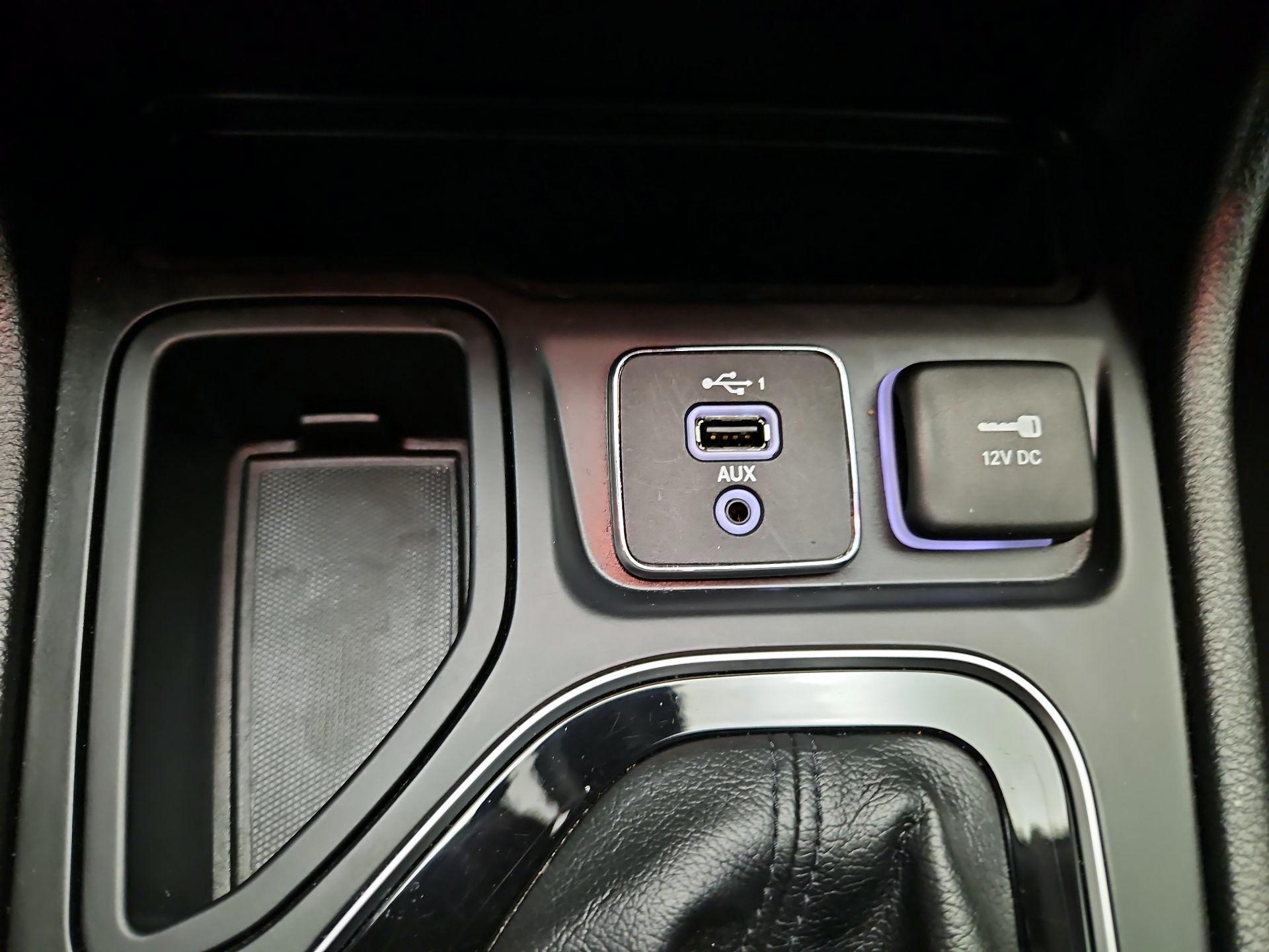 Thumbnail: 2021 Jeep Cherokee - 18