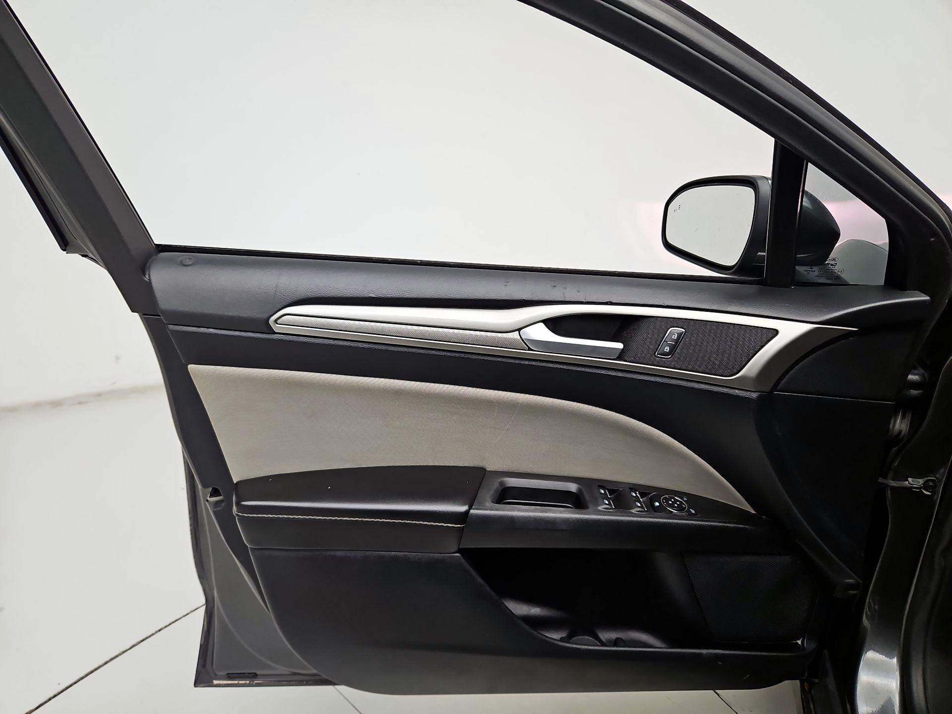 Thumbnail: 2020 Ford Fusion - 12