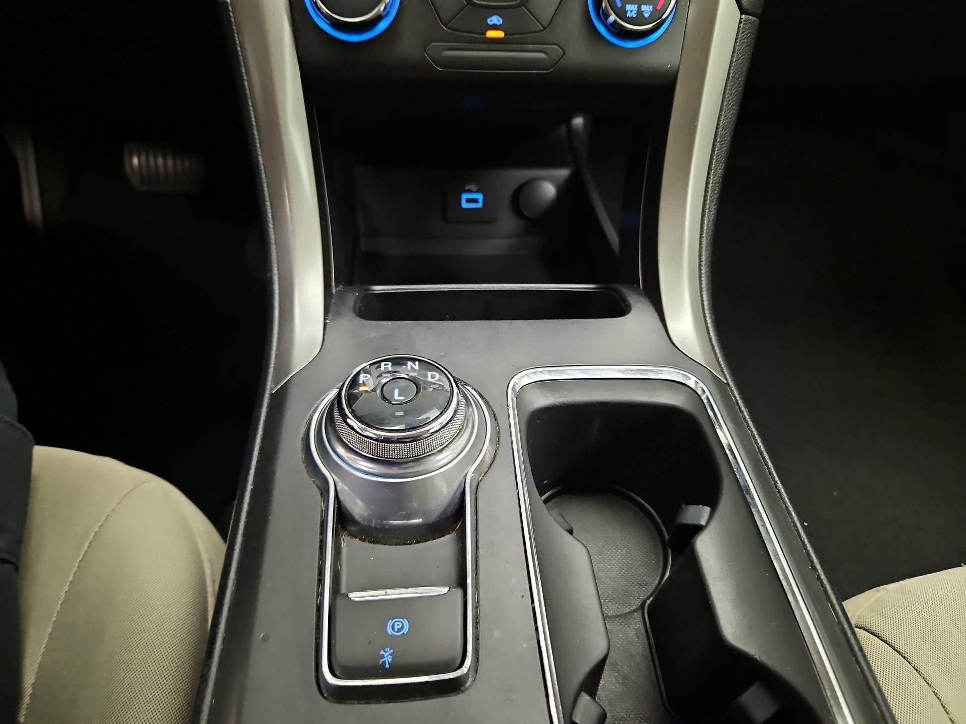 Thumbnail: 2020 Ford Fusion - 16