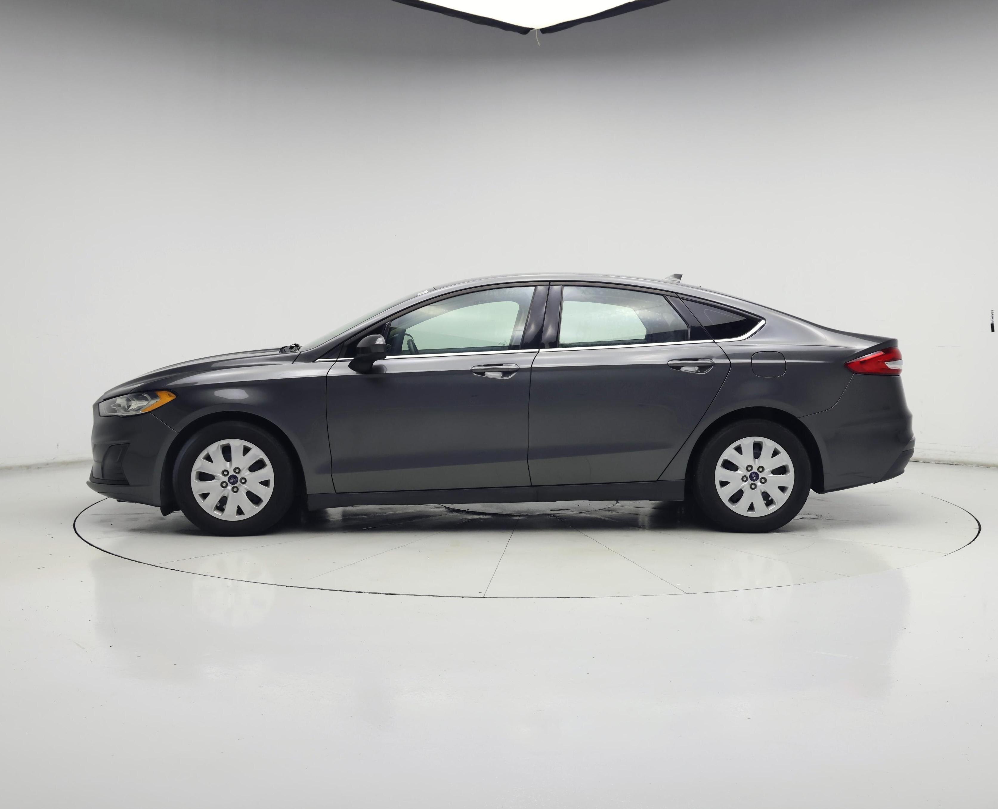 Thumbnail: 2020 Ford Fusion - 3