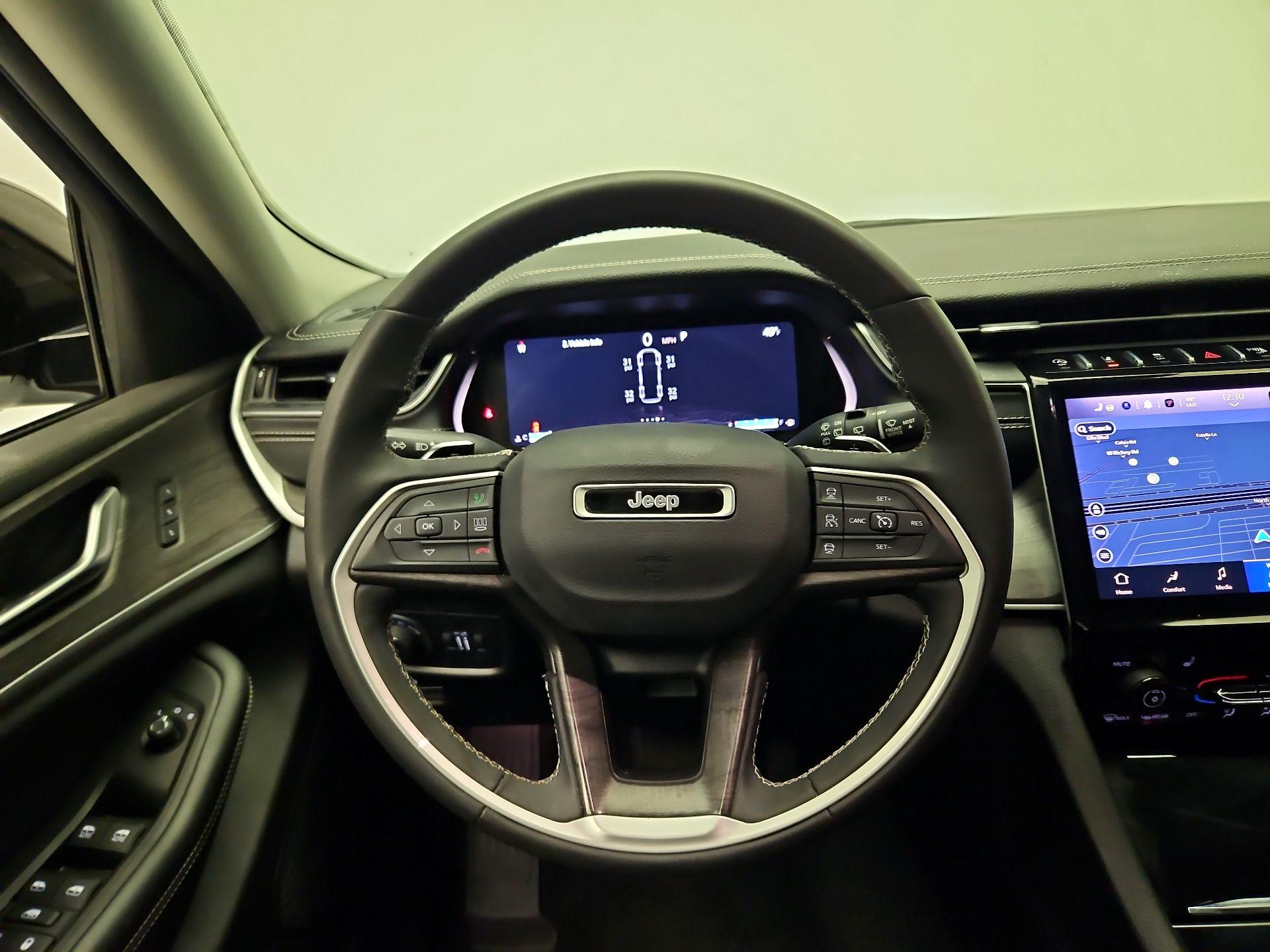 Thumbnail: 2023 Jeep Grand Cherokee L - 10