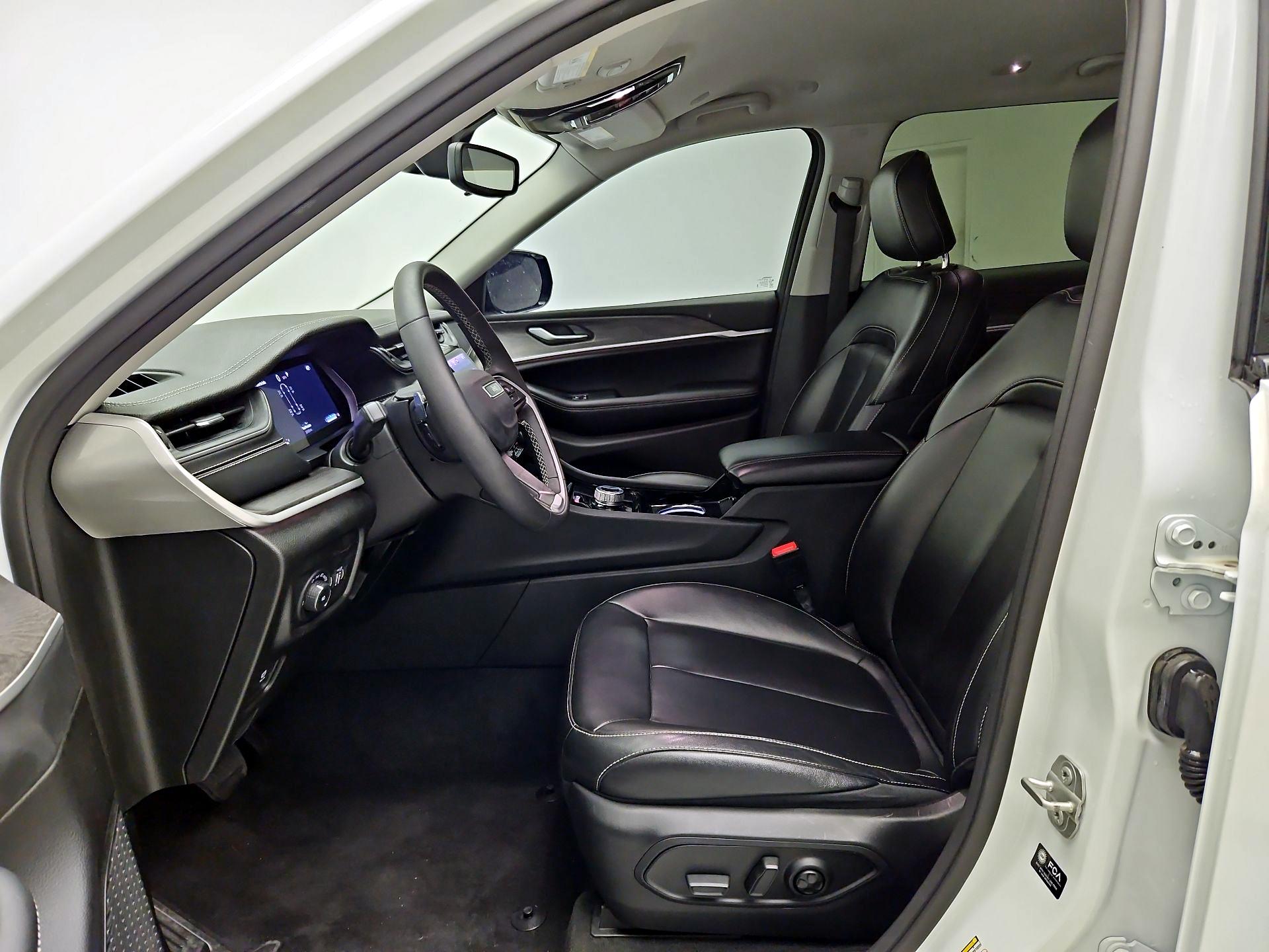 Thumbnail: 2023 Jeep Grand Cherokee L - 11