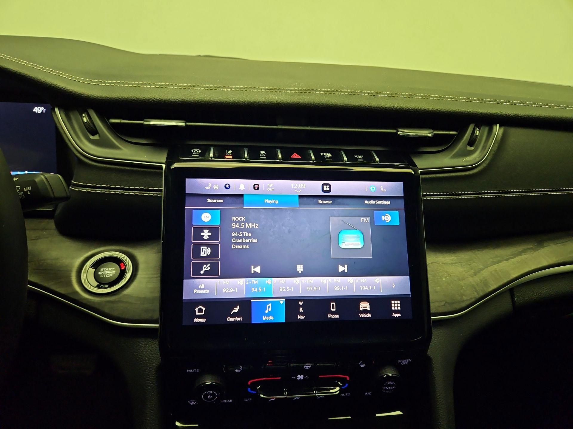 Thumbnail: 2023 Jeep Grand Cherokee L - 15