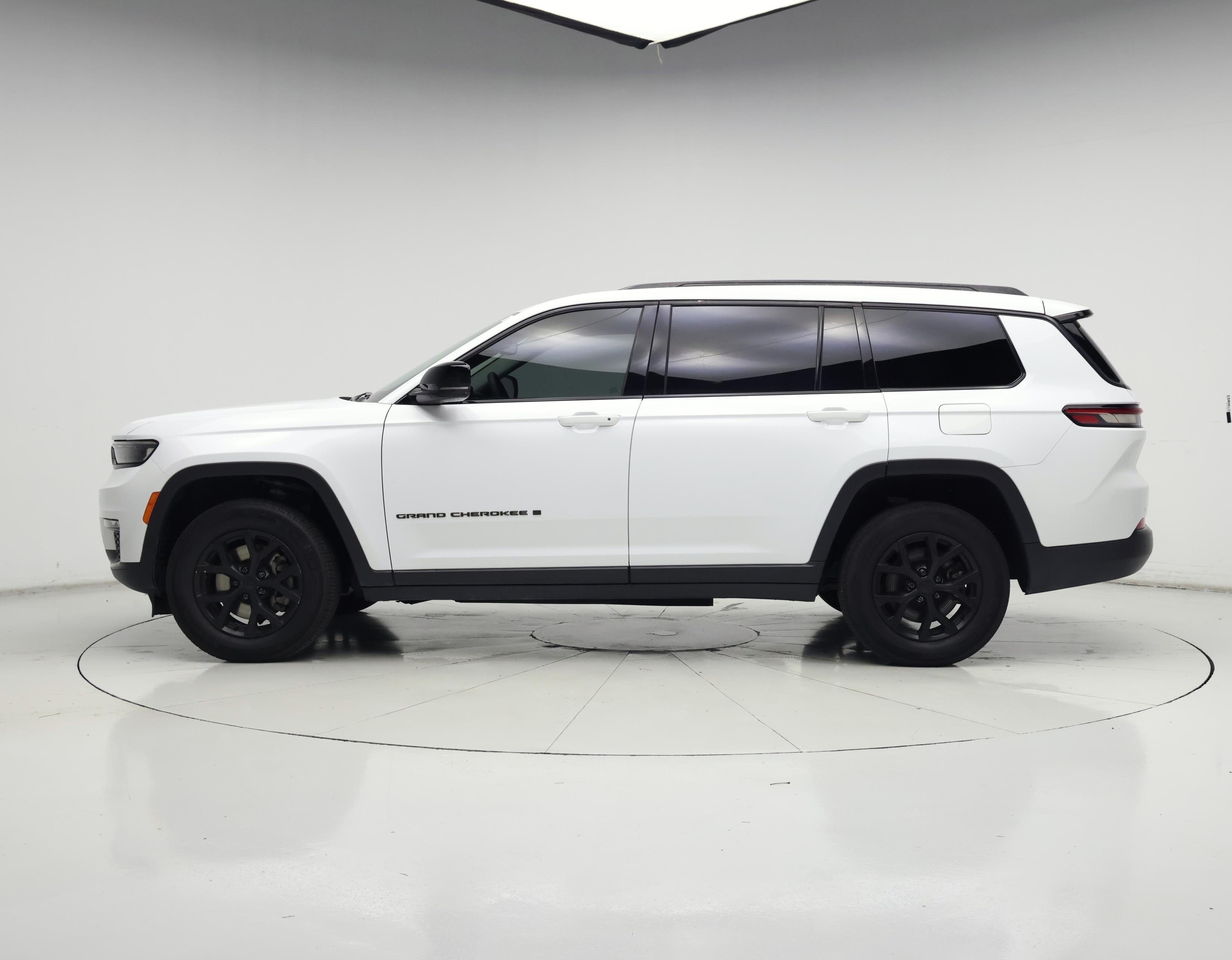 Thumbnail: 2023 Jeep Grand Cherokee L - 3