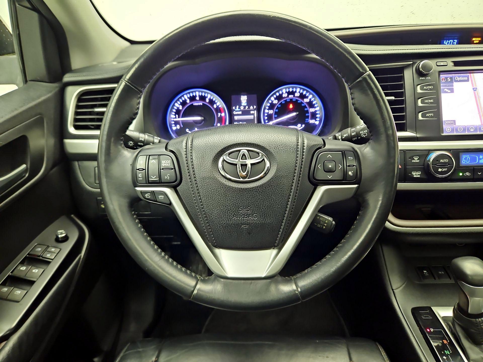 Thumbnail: 2014 Toyota Highlander - 10
