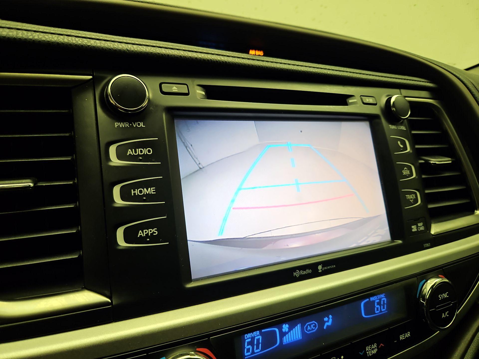 Thumbnail: 2014 Toyota Highlander - 15
